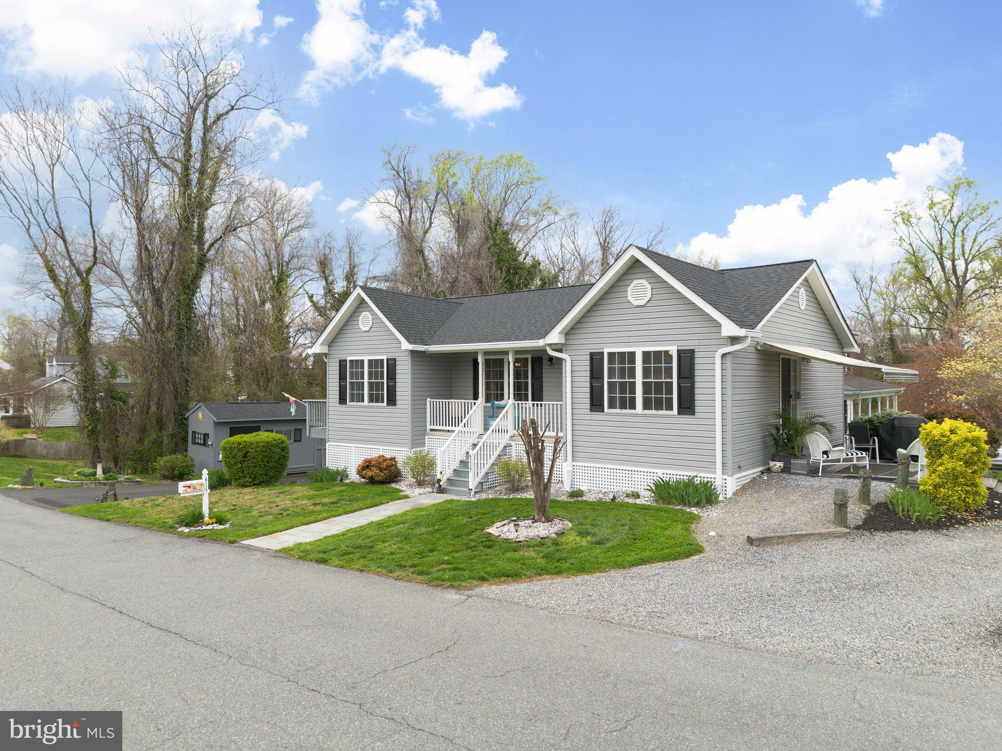 FAIRVIEW VILLAGE - Residential Lease