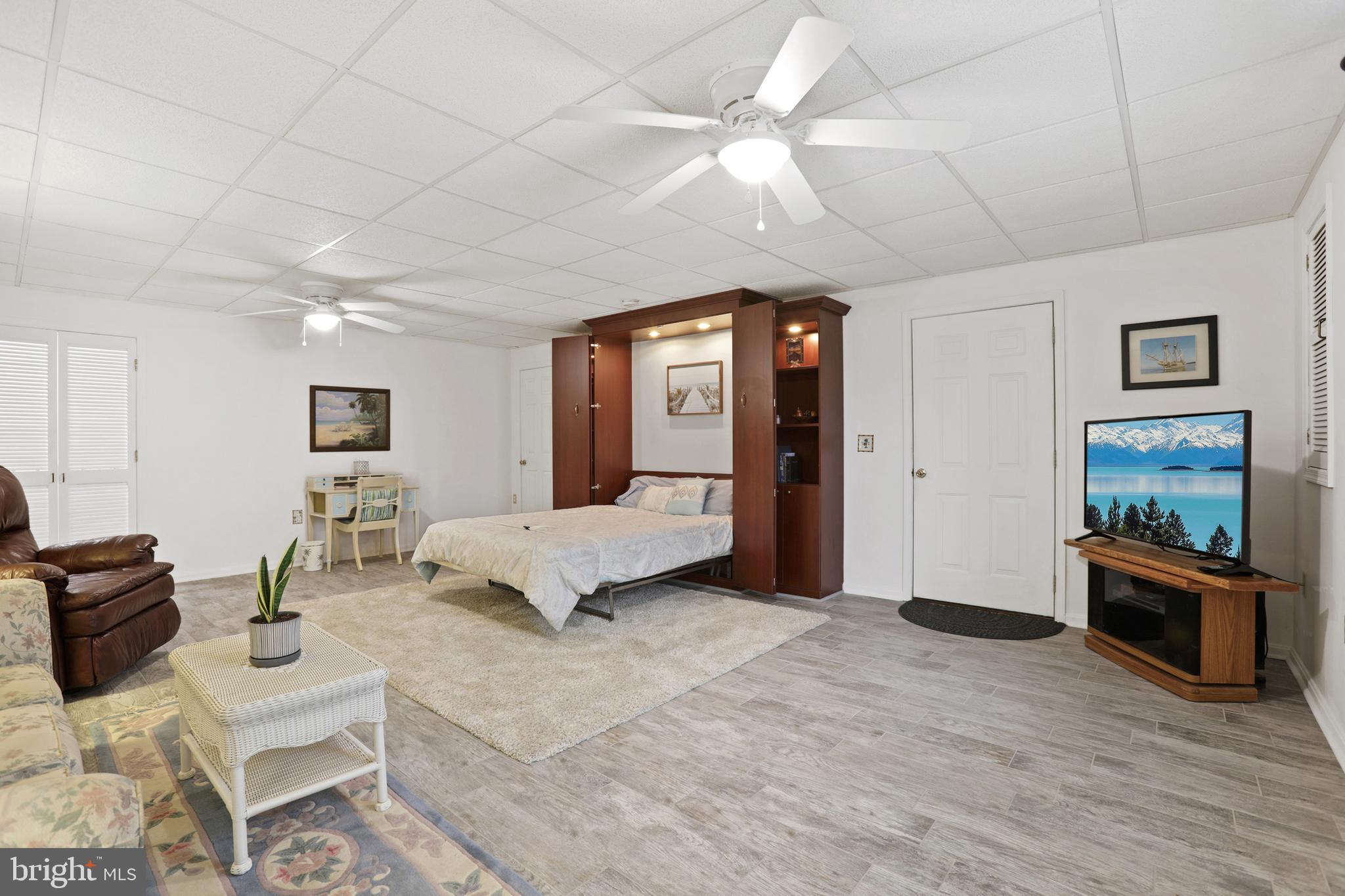 FAIRVIEW VILLAGE - Residential Lease