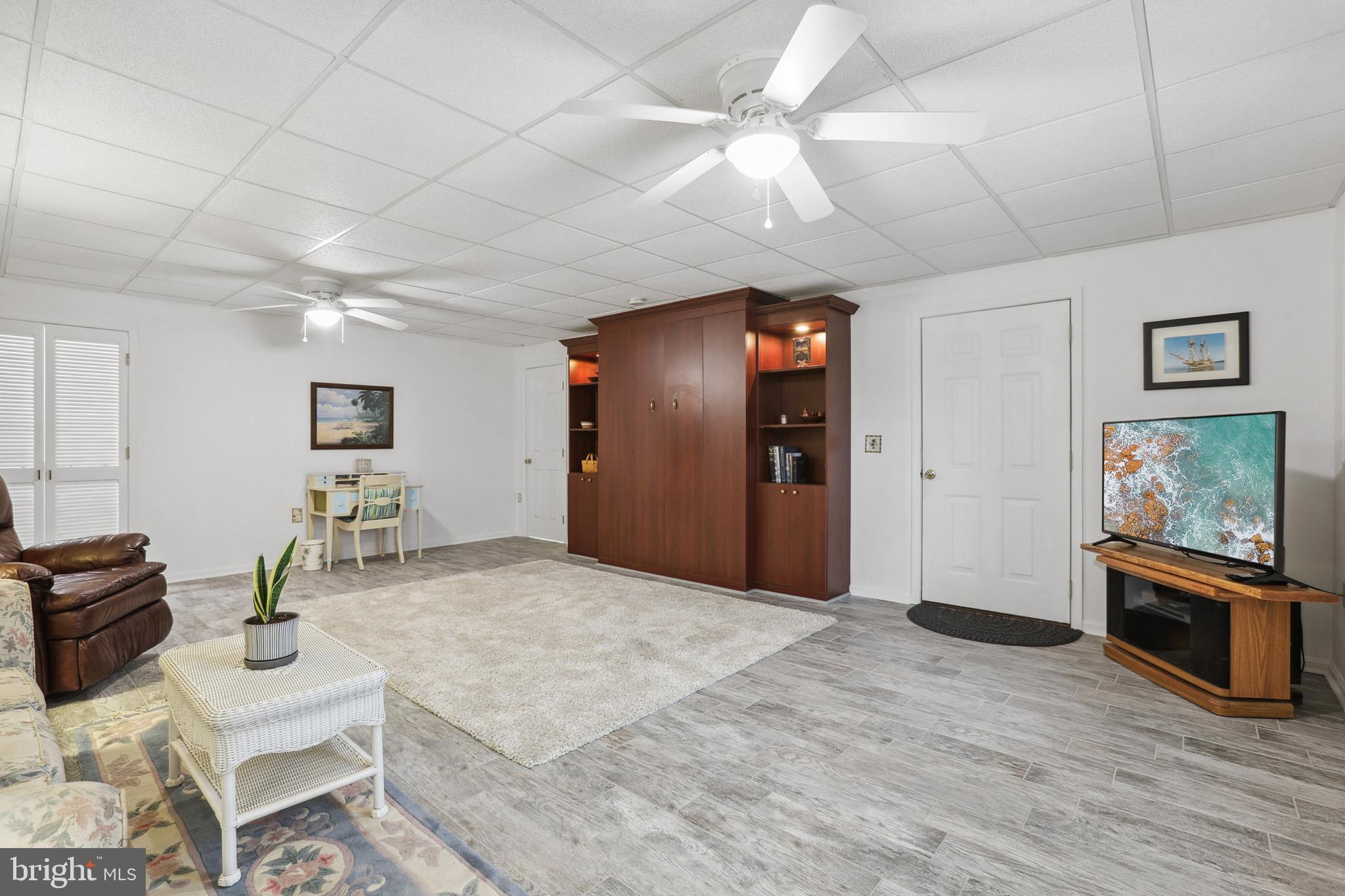 FAIRVIEW VILLAGE - Residential Lease