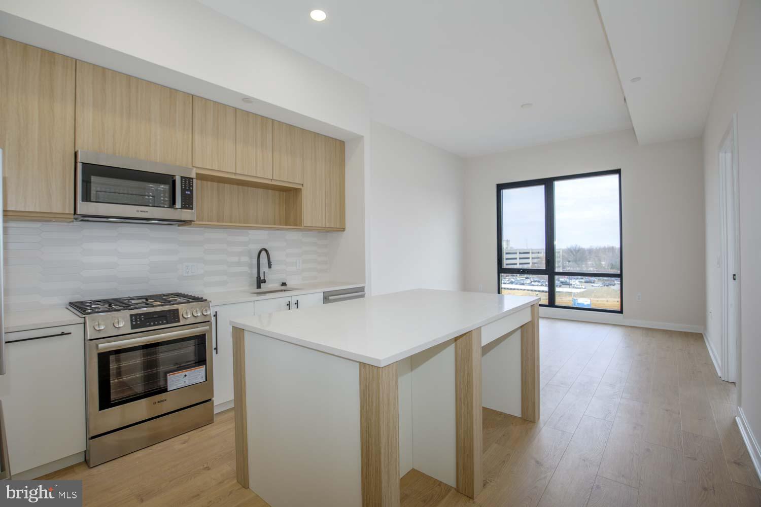 255 W. FALLS STATION BOULEVARD 409