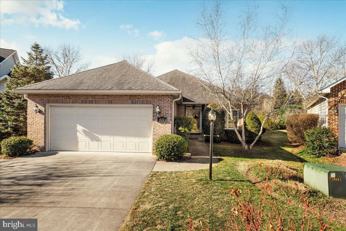 832 WINDER COURT