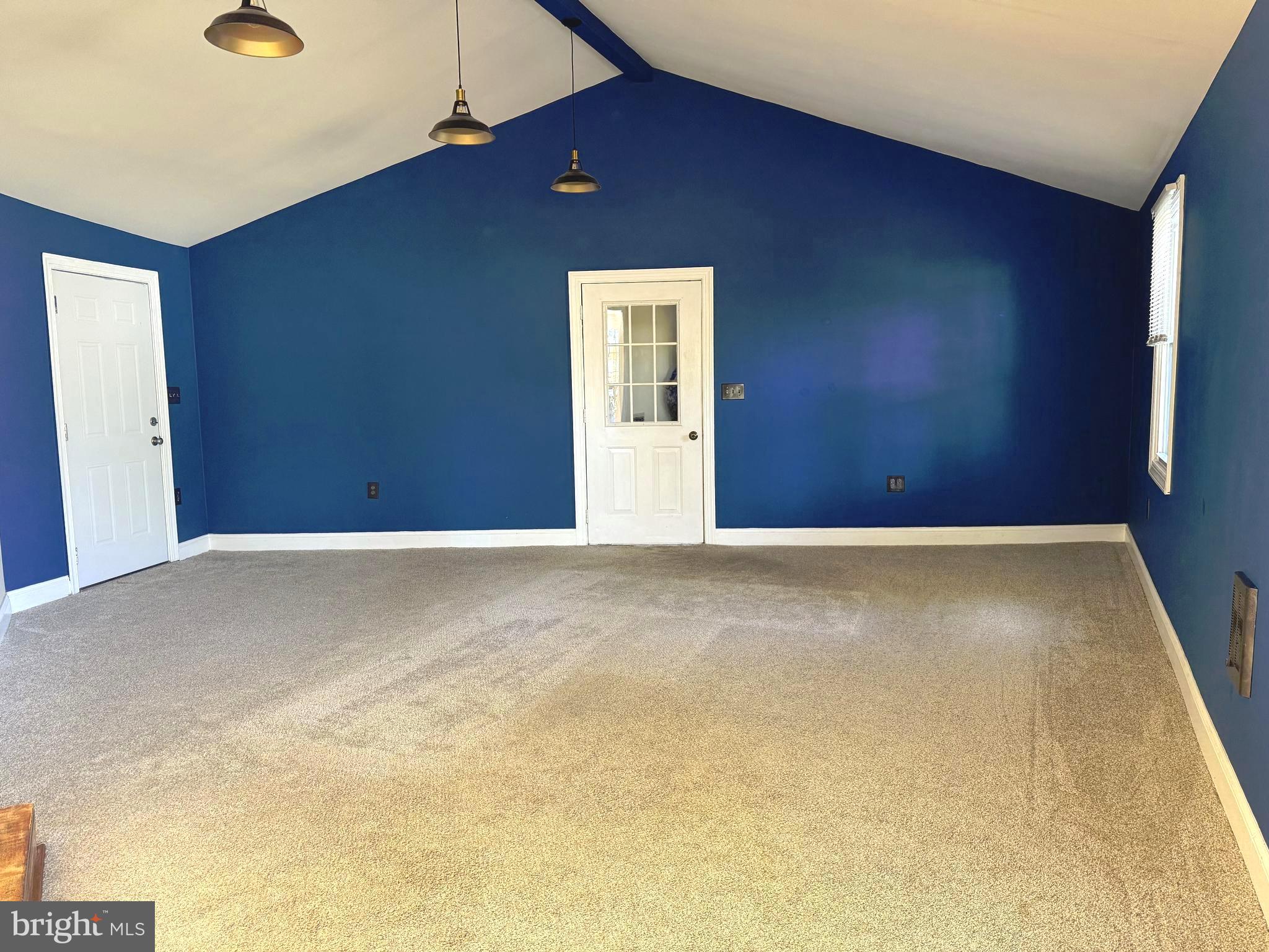 HILLCREST ORCHARDS - Residential