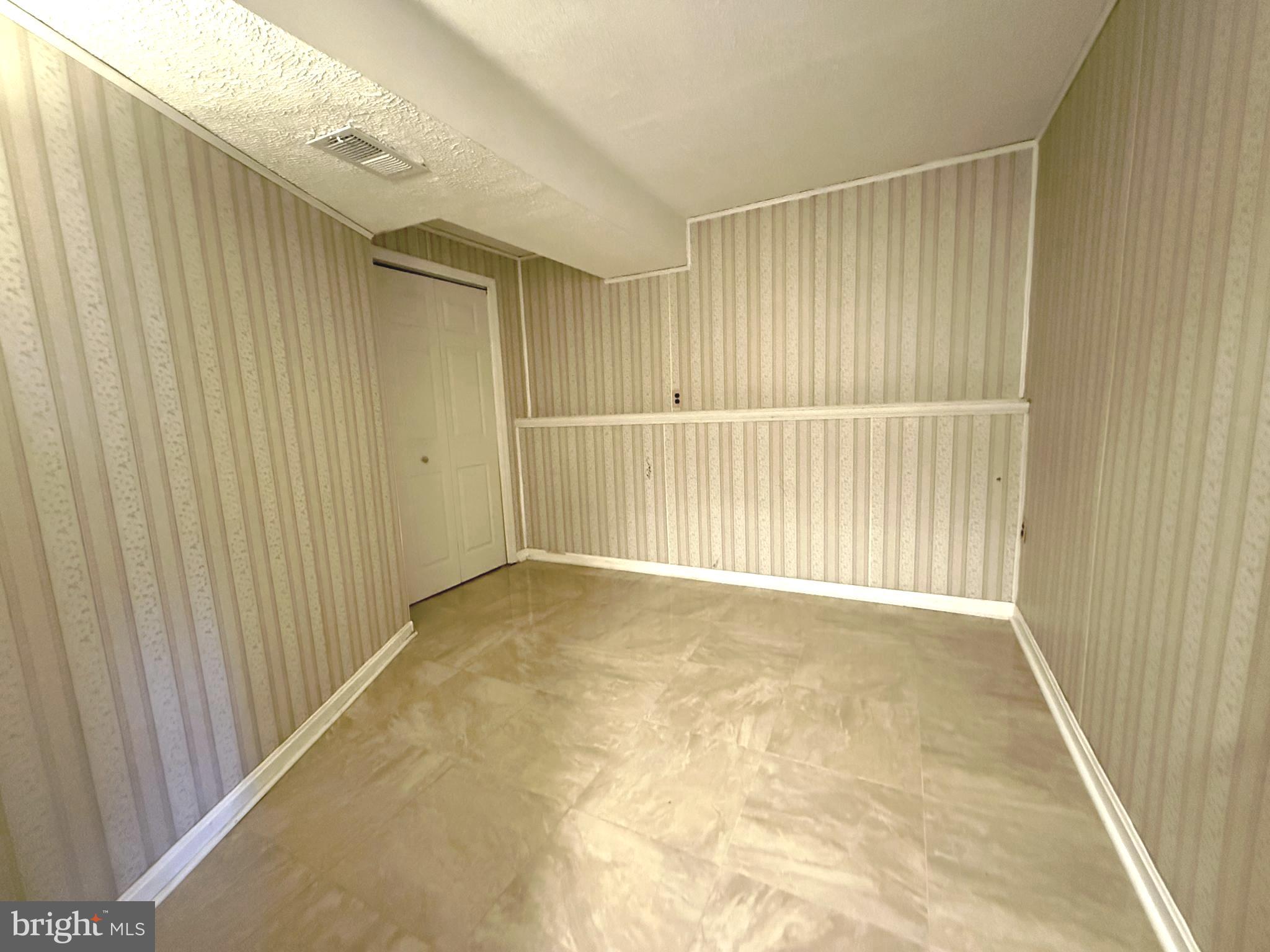 HILLCREST ORCHARDS - Residential