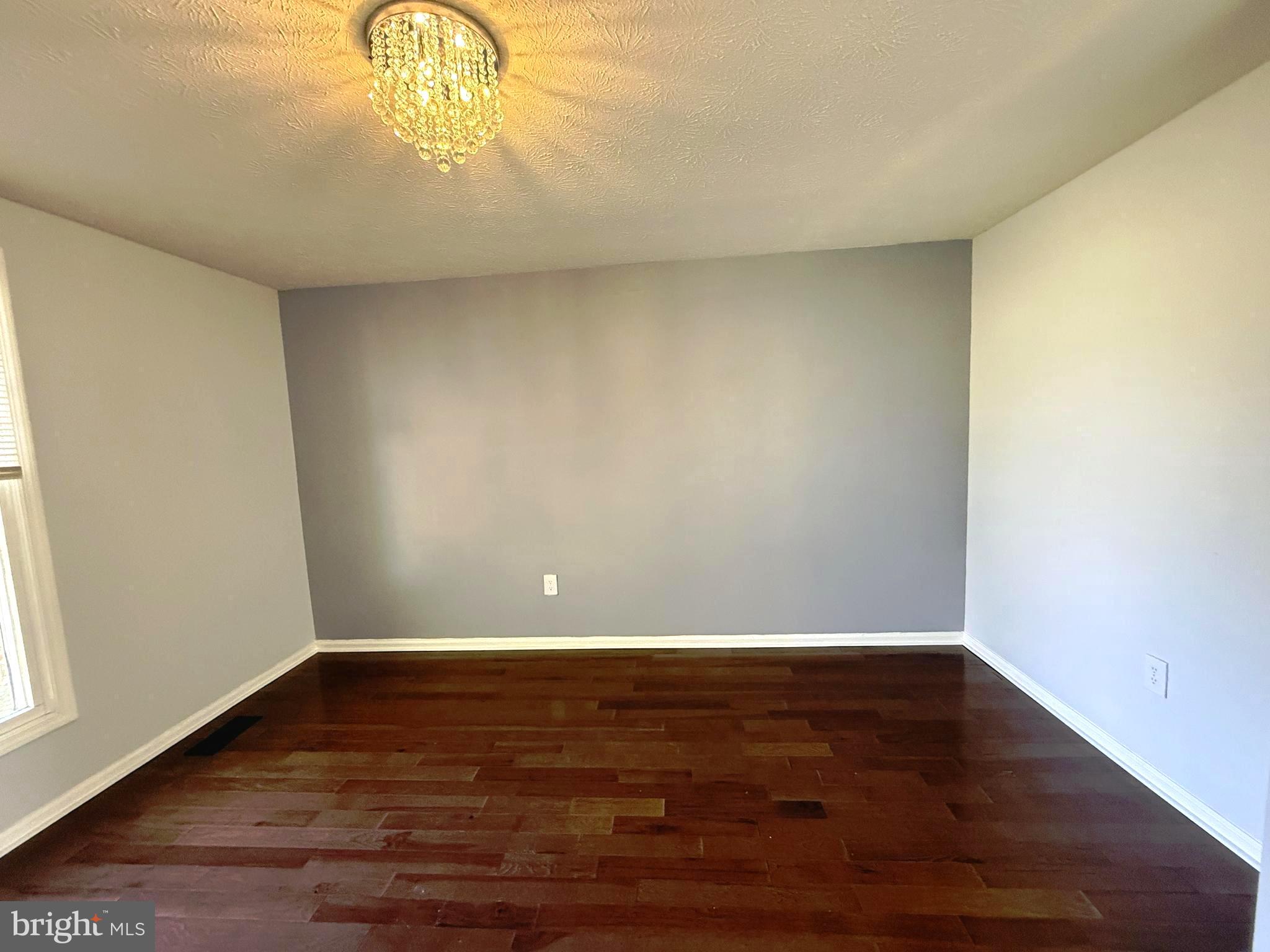 HILLCREST ORCHARDS - Residential