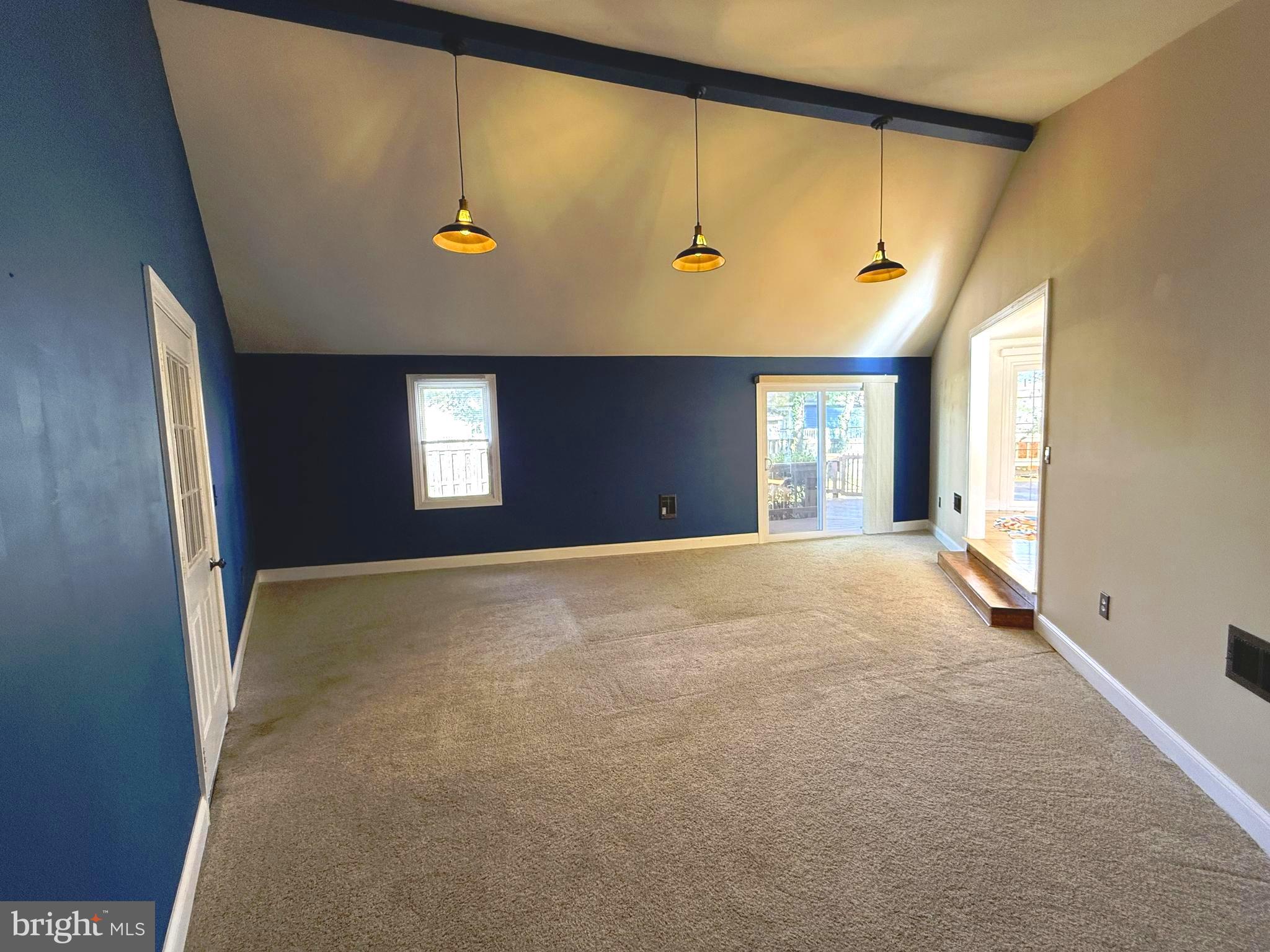 HILLCREST ORCHARDS - Residential