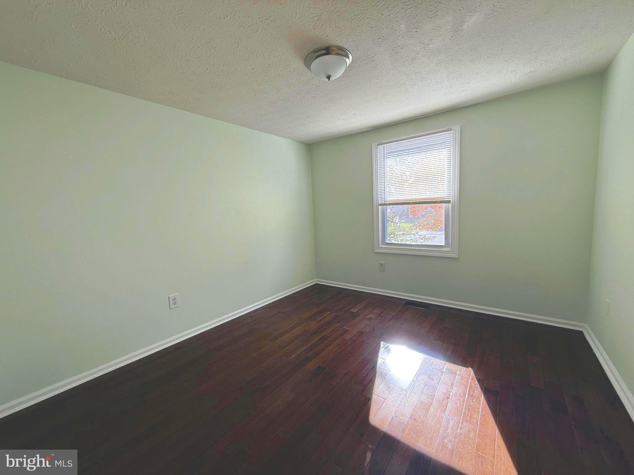 HILLCREST ORCHARDS - Residential