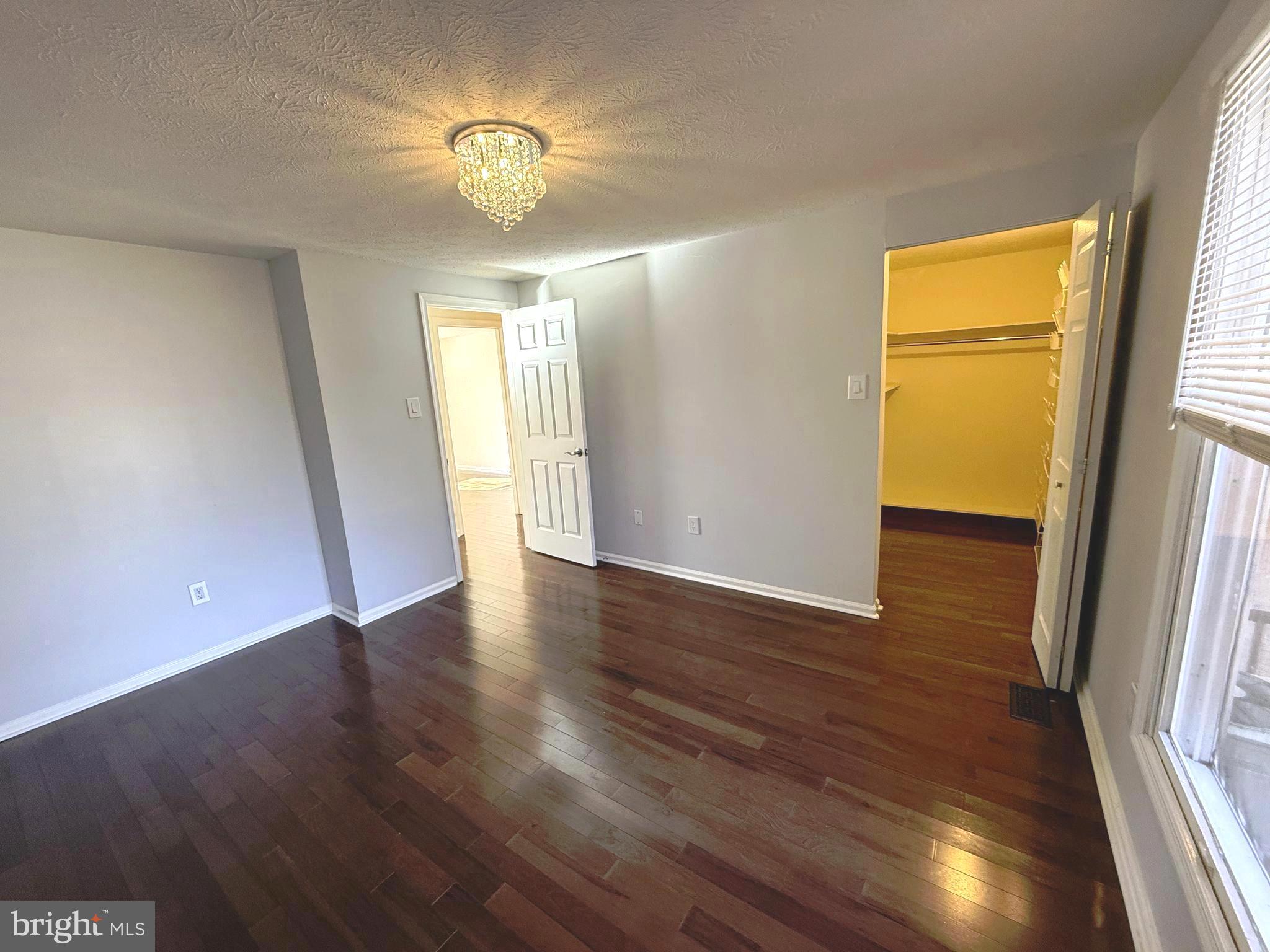 HILLCREST ORCHARDS - Residential