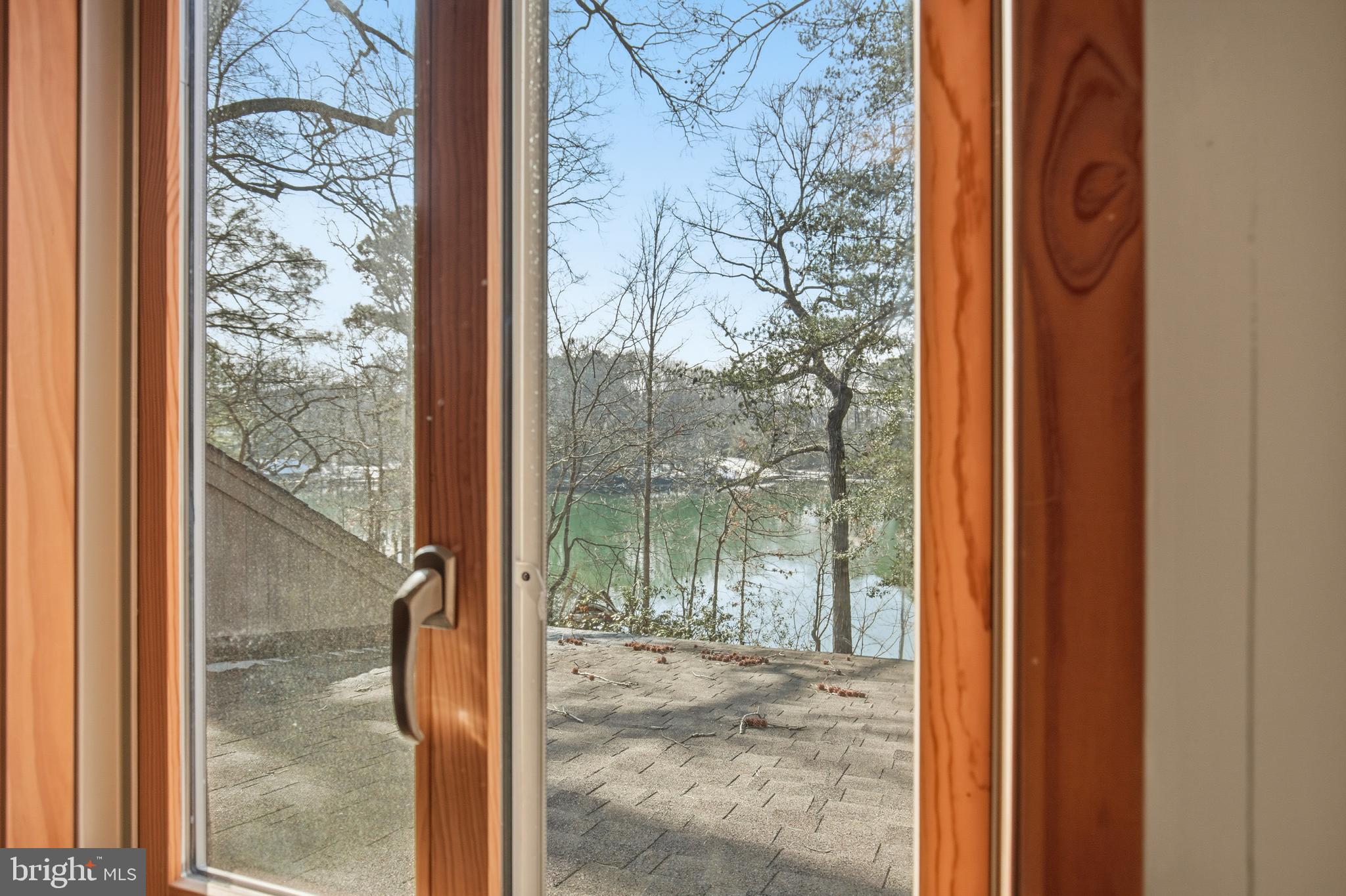 DUTCHMANS COVE - Residential