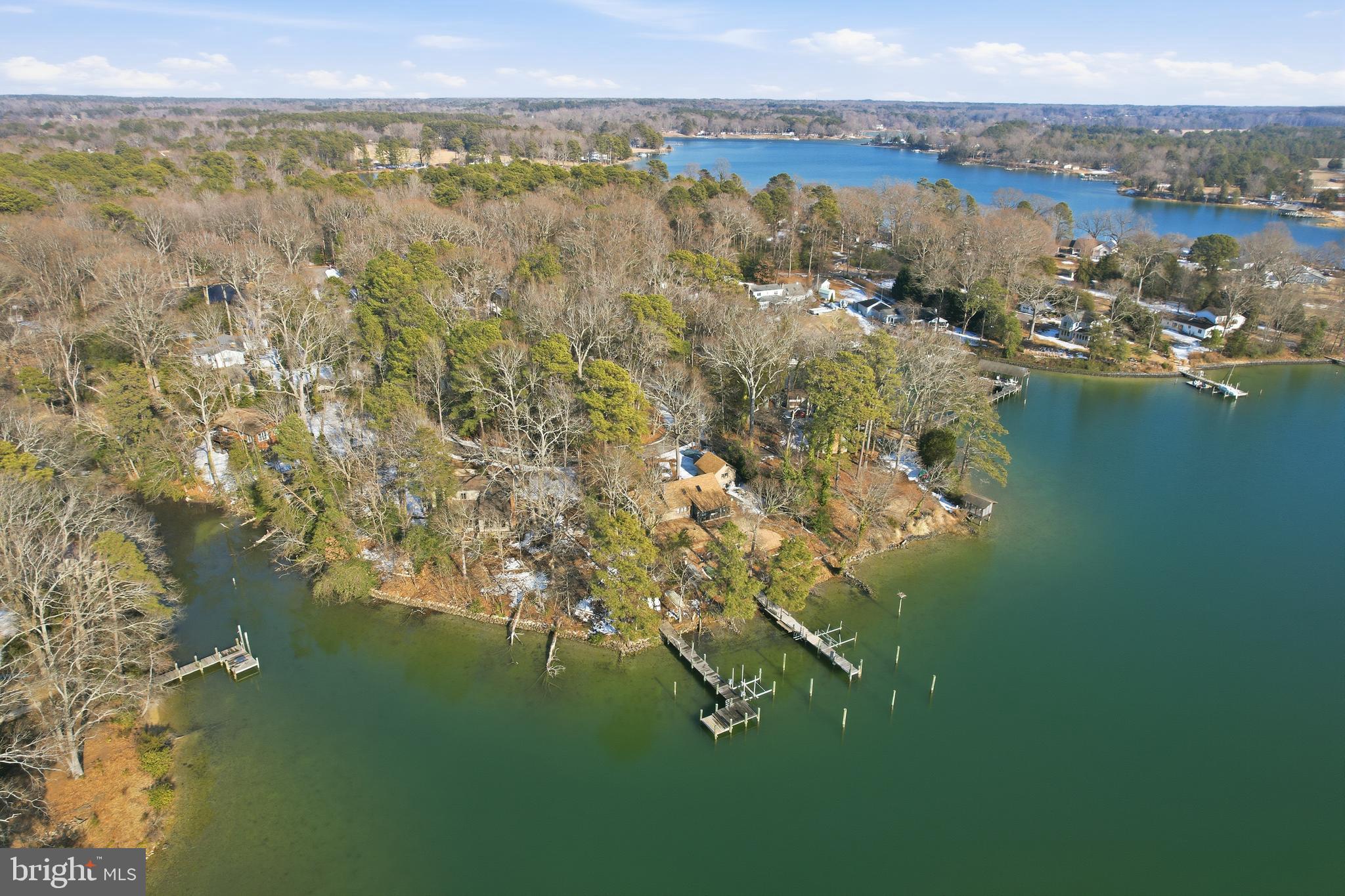 DUTCHMANS COVE - Residential