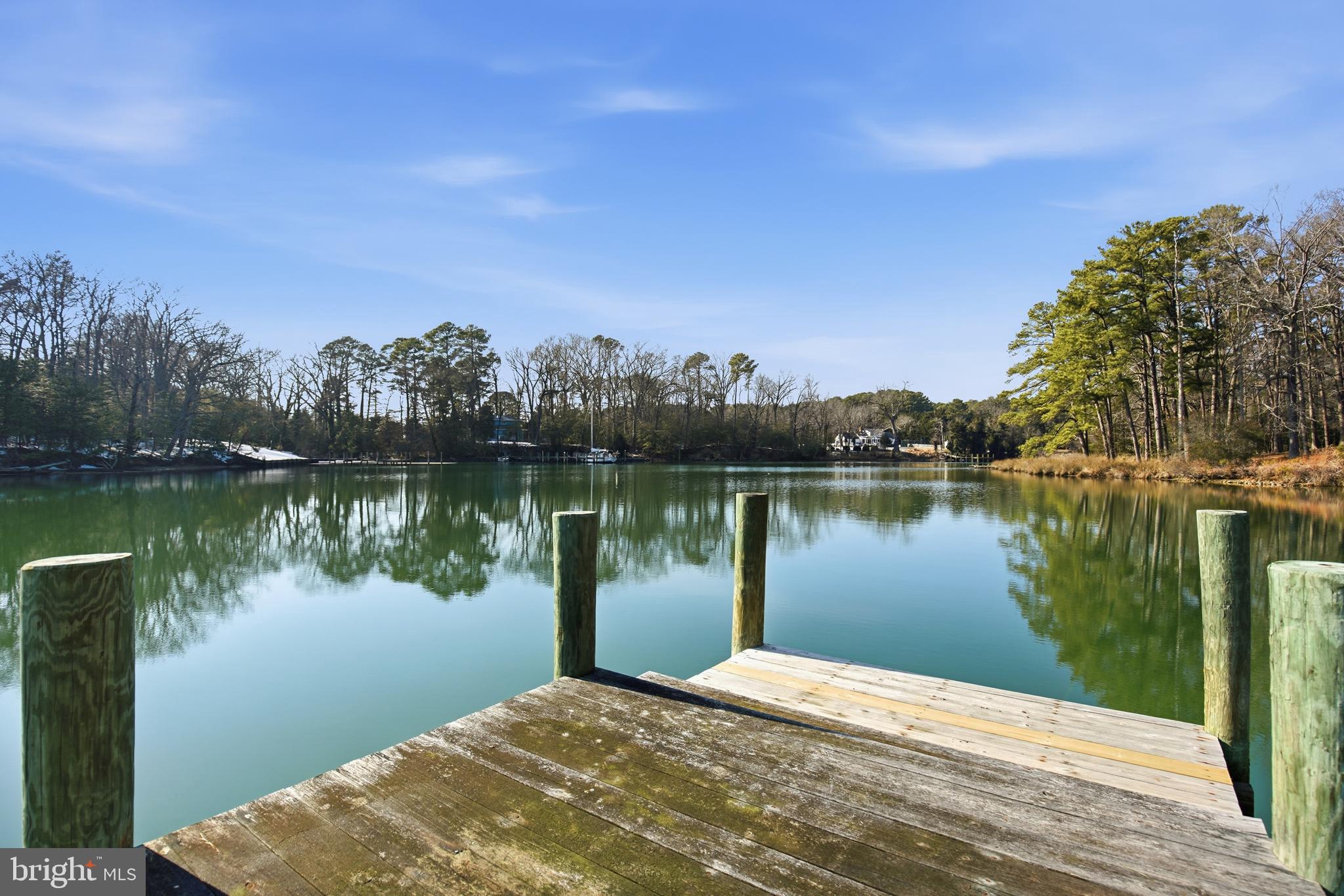 DUTCHMANS COVE - Residential