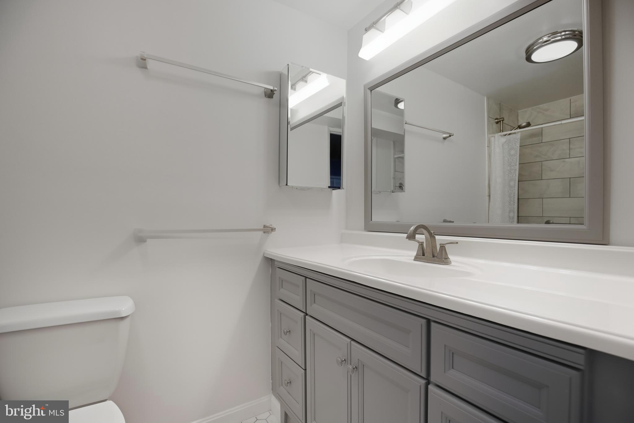 DUTCHMANS COVE - Residential