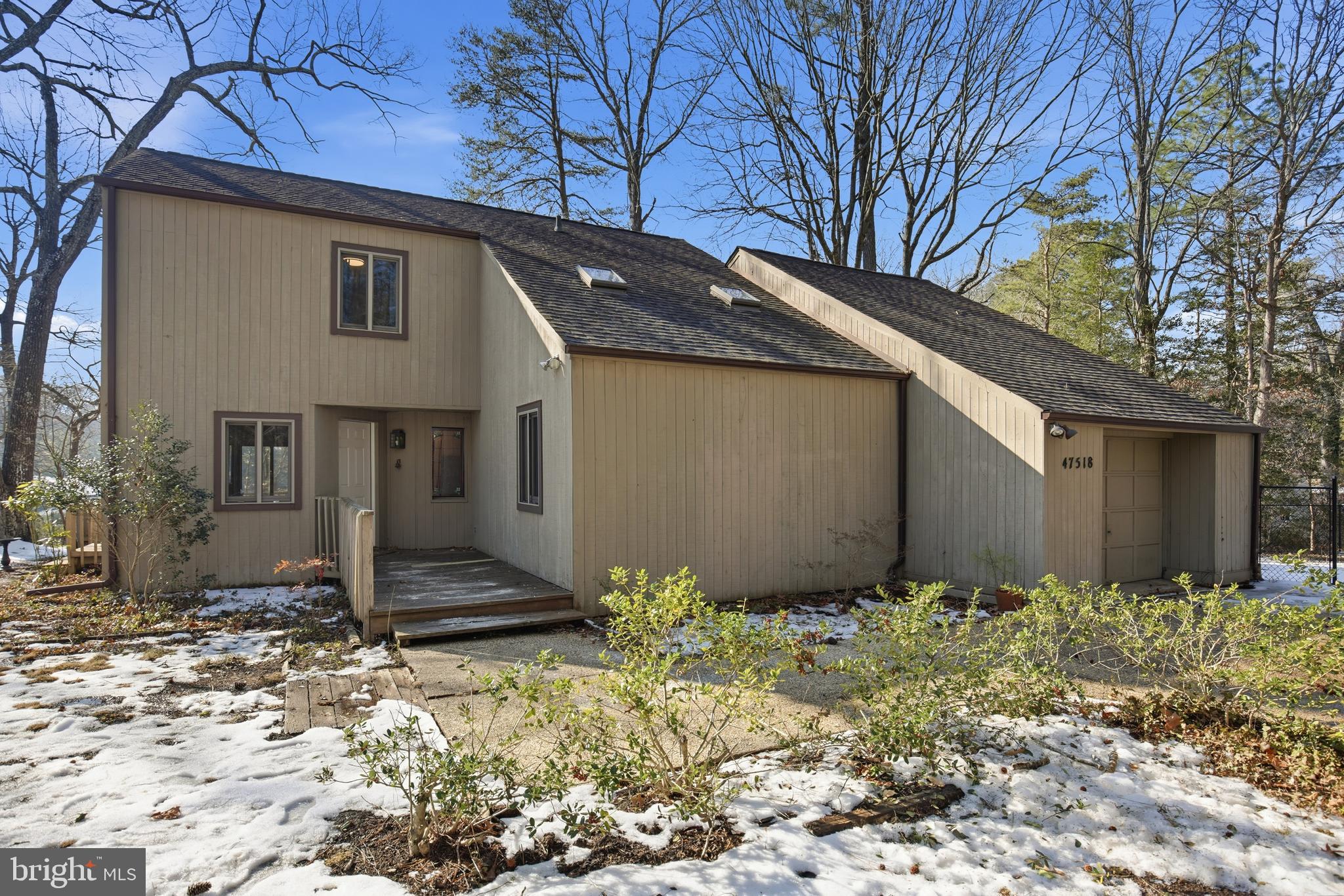 DUTCHMANS COVE - Residential