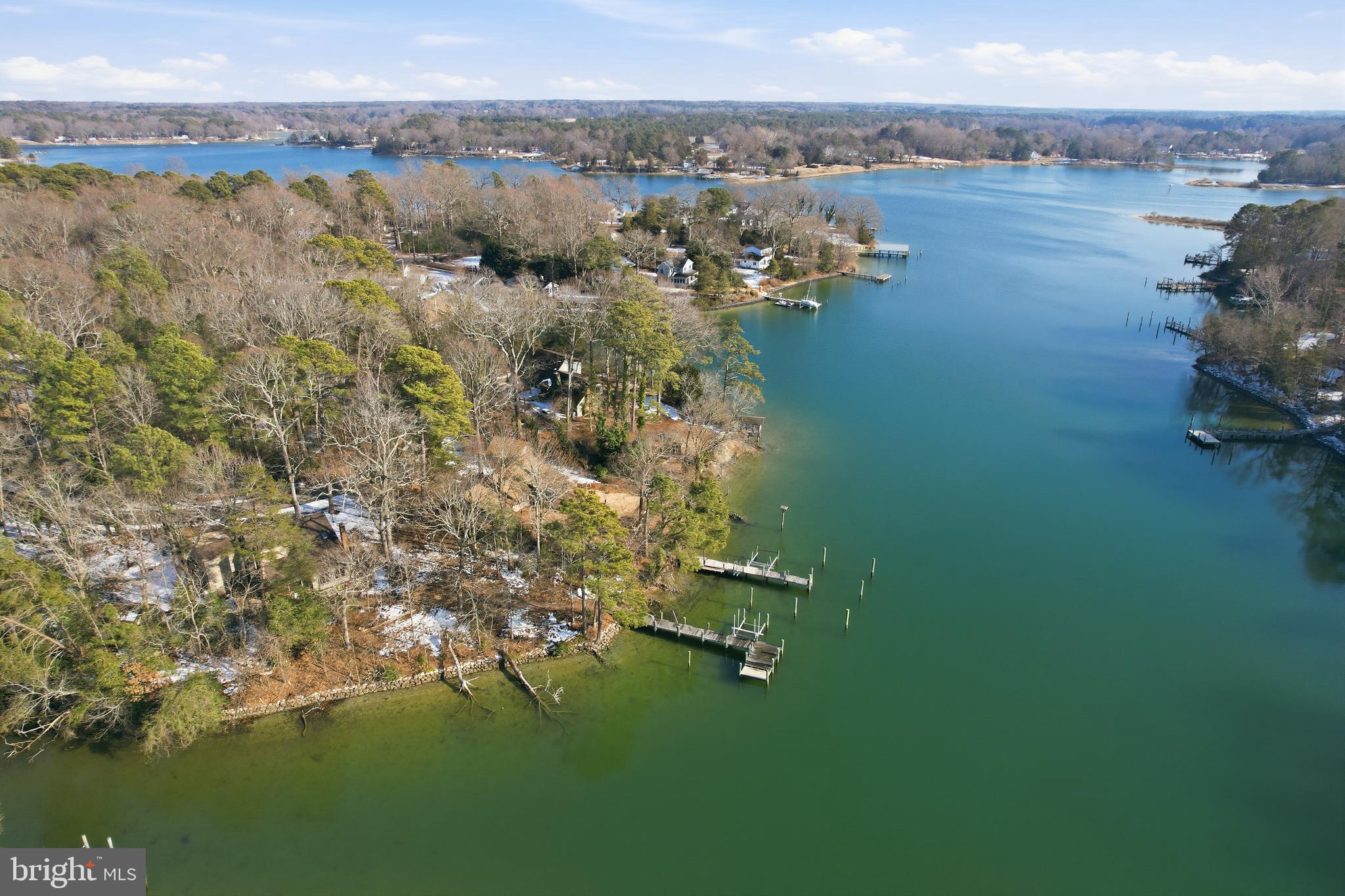 DUTCHMANS COVE - Residential