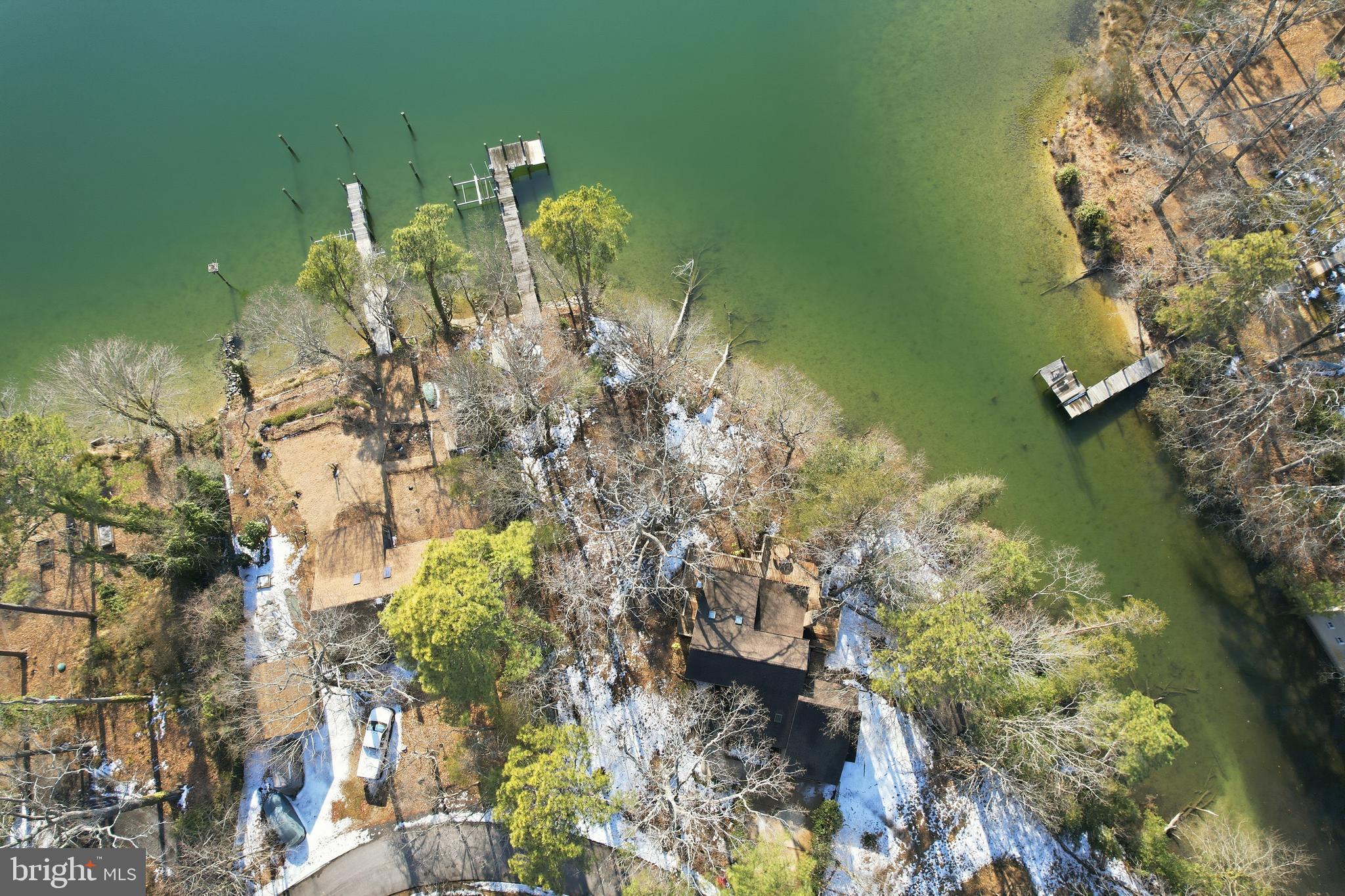 DUTCHMANS COVE - Residential