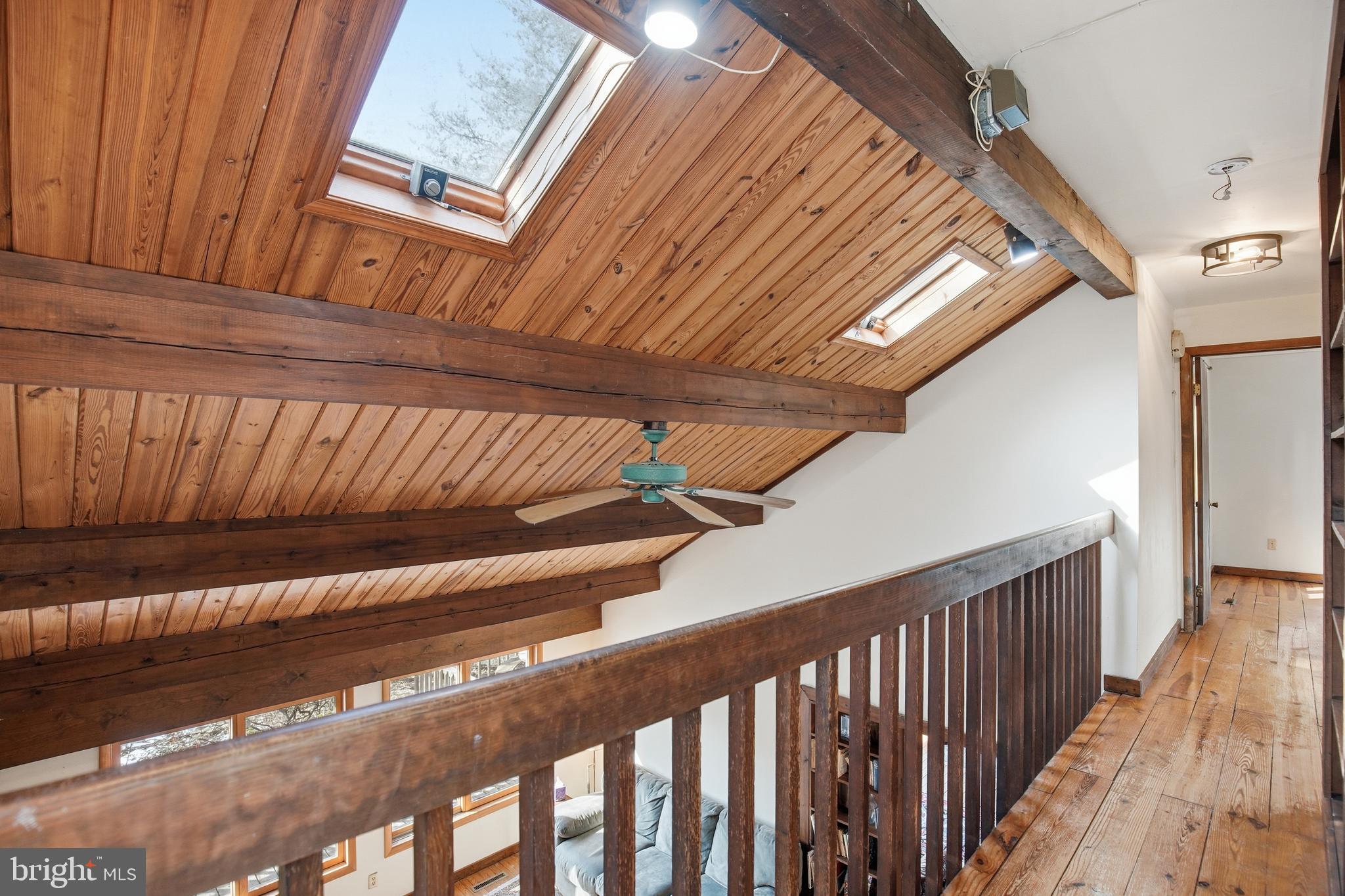 DUTCHMANS COVE - Residential