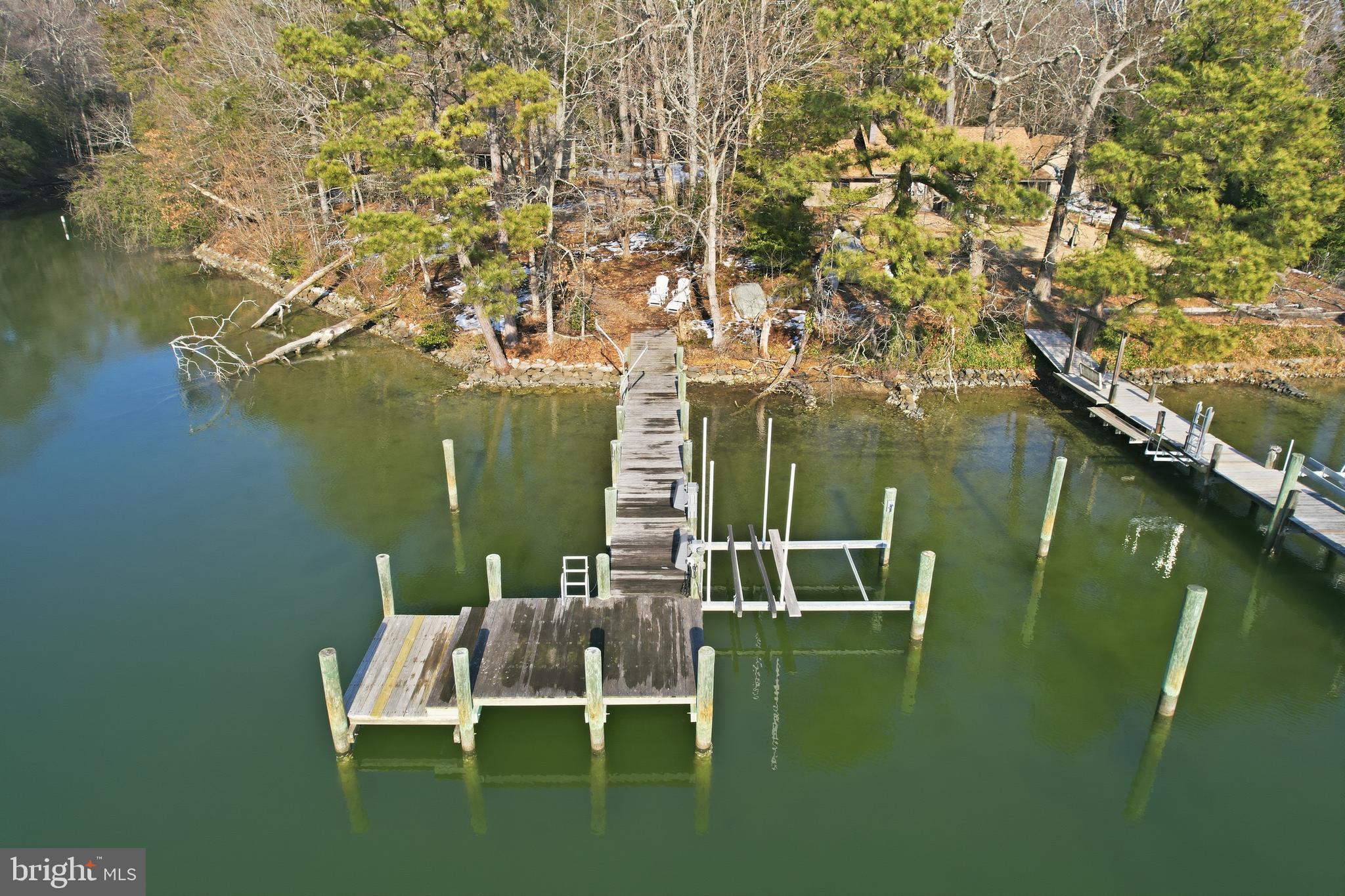 DUTCHMANS COVE - Residential