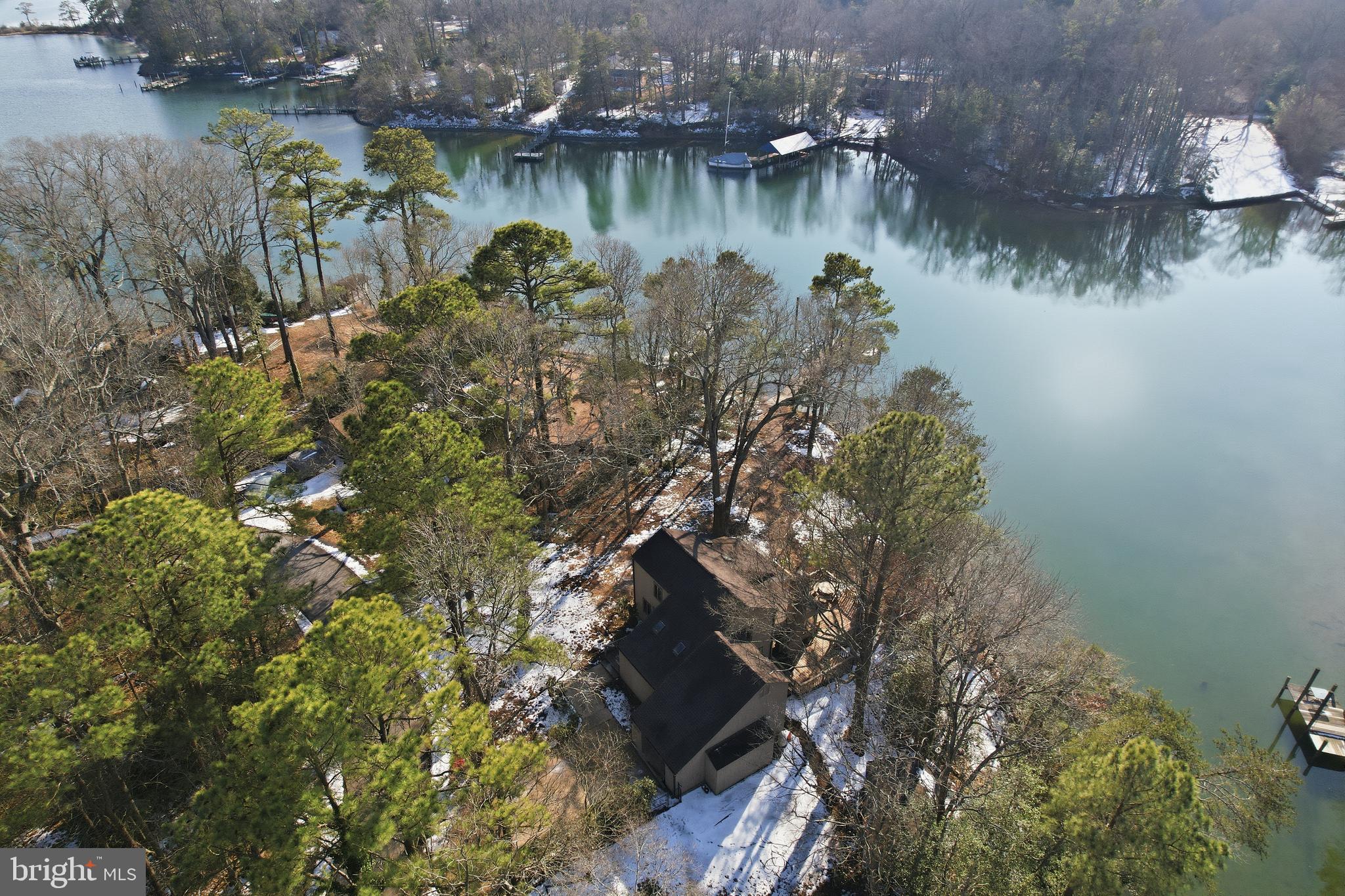 DUTCHMANS COVE - Residential