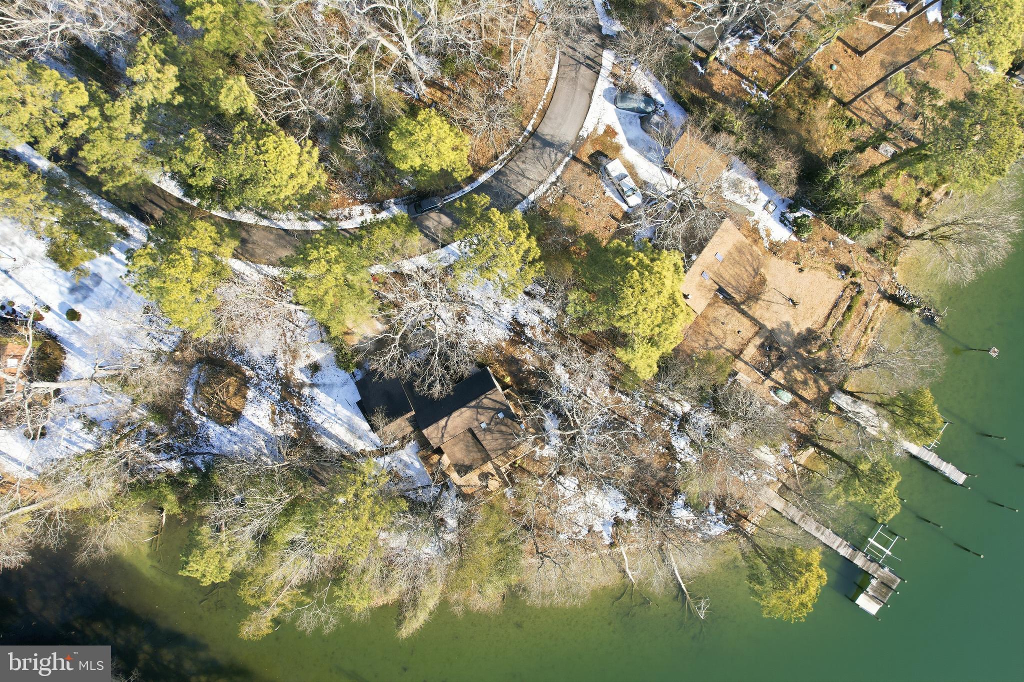 DUTCHMANS COVE - Residential