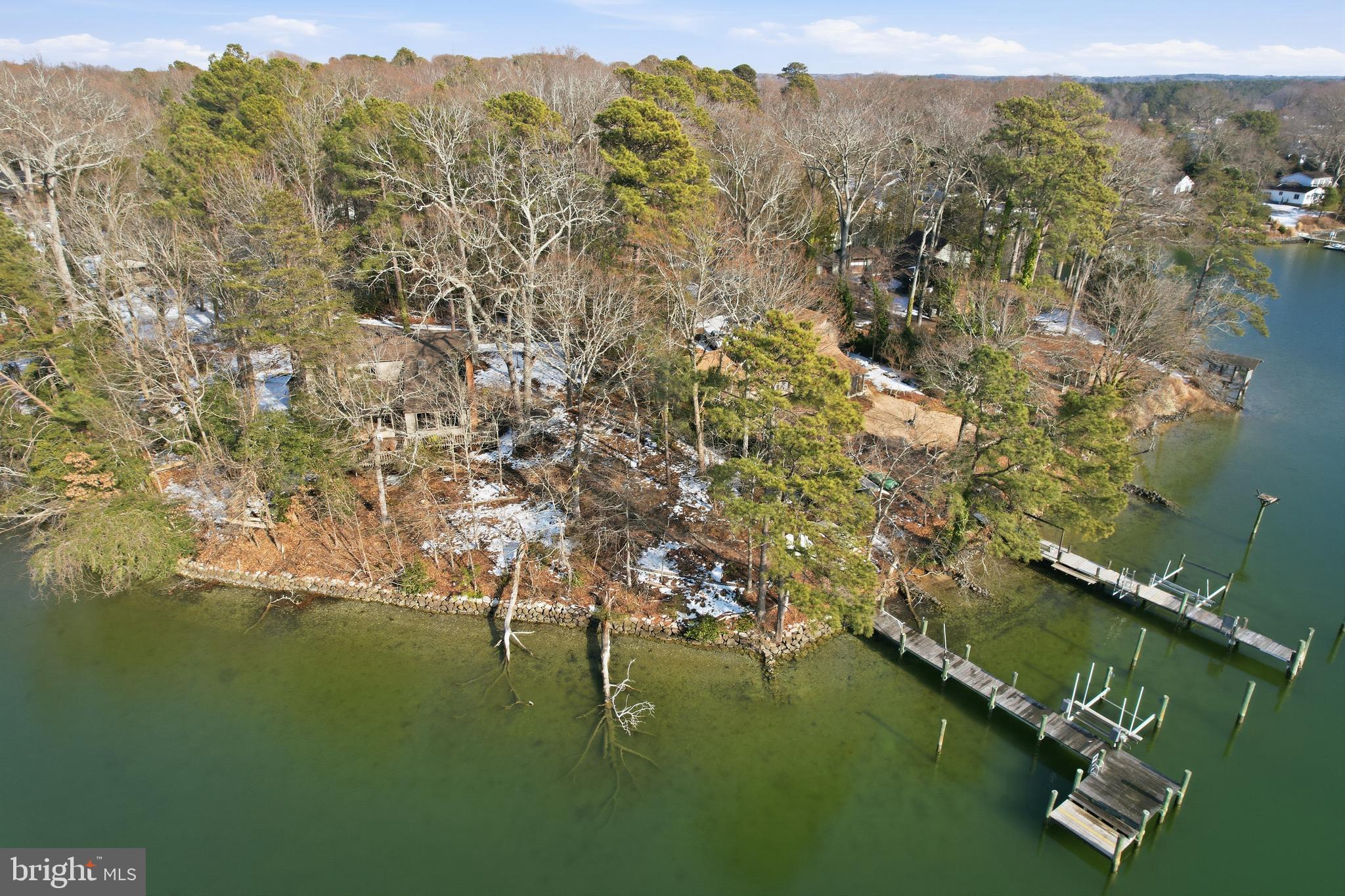 DUTCHMANS COVE - Residential