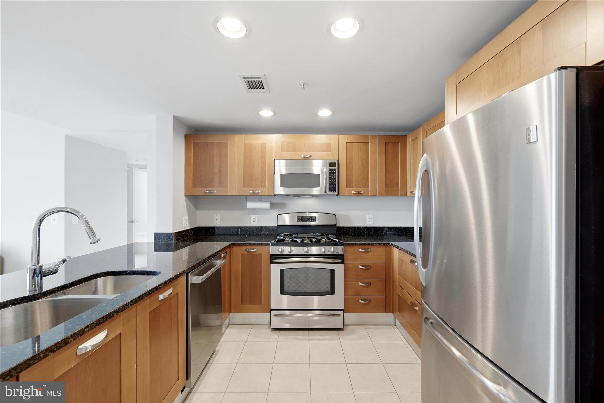 2451 MIDTOWN AVENUE 1015