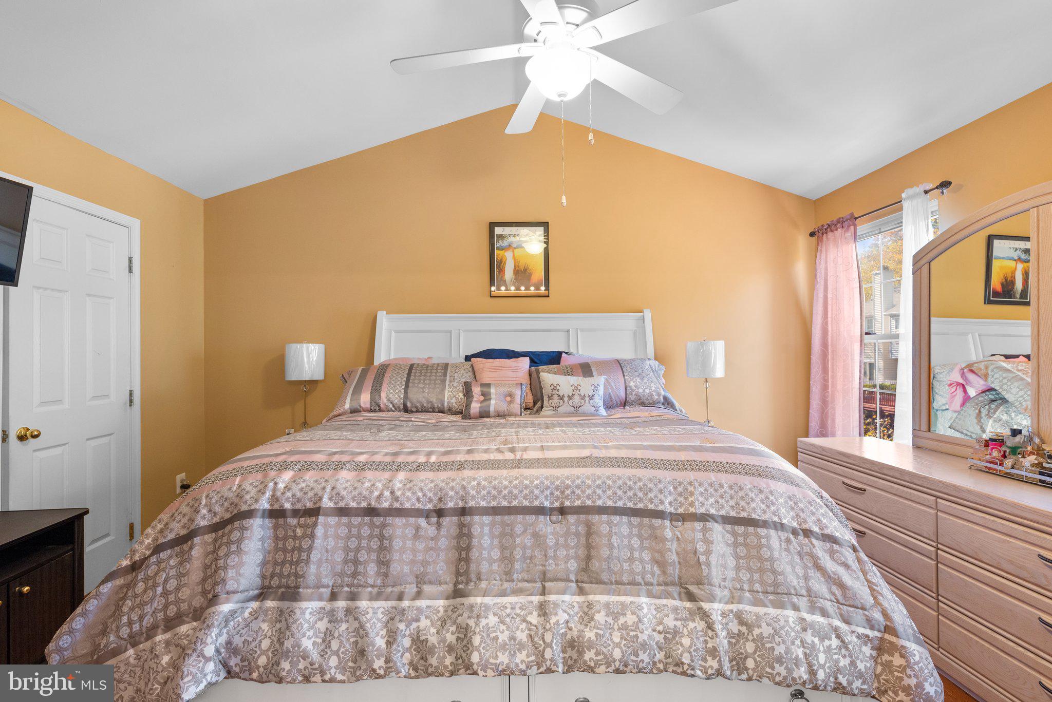 RUSSETT - Residential