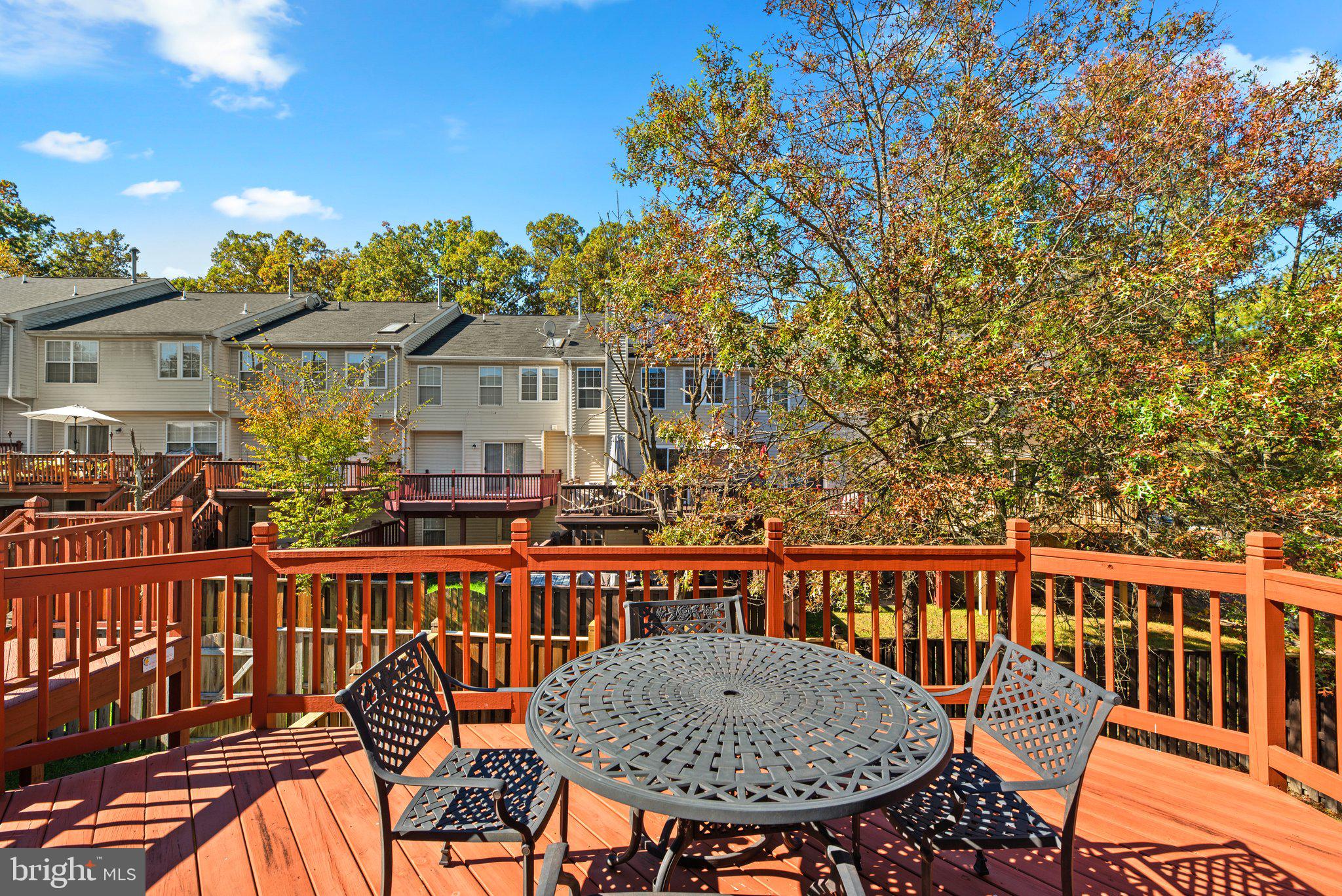 RUSSETT - Residential