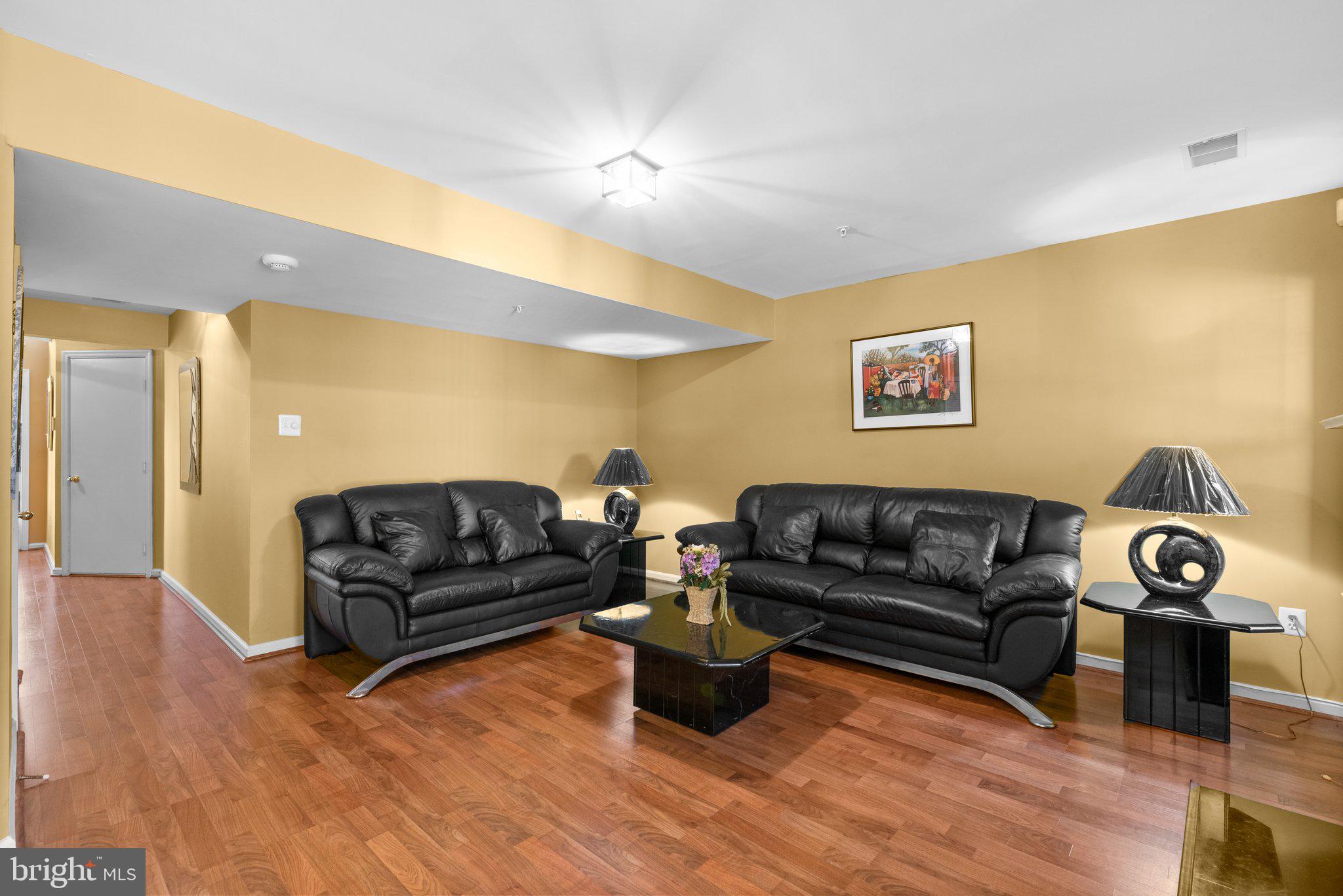 RUSSETT - Residential