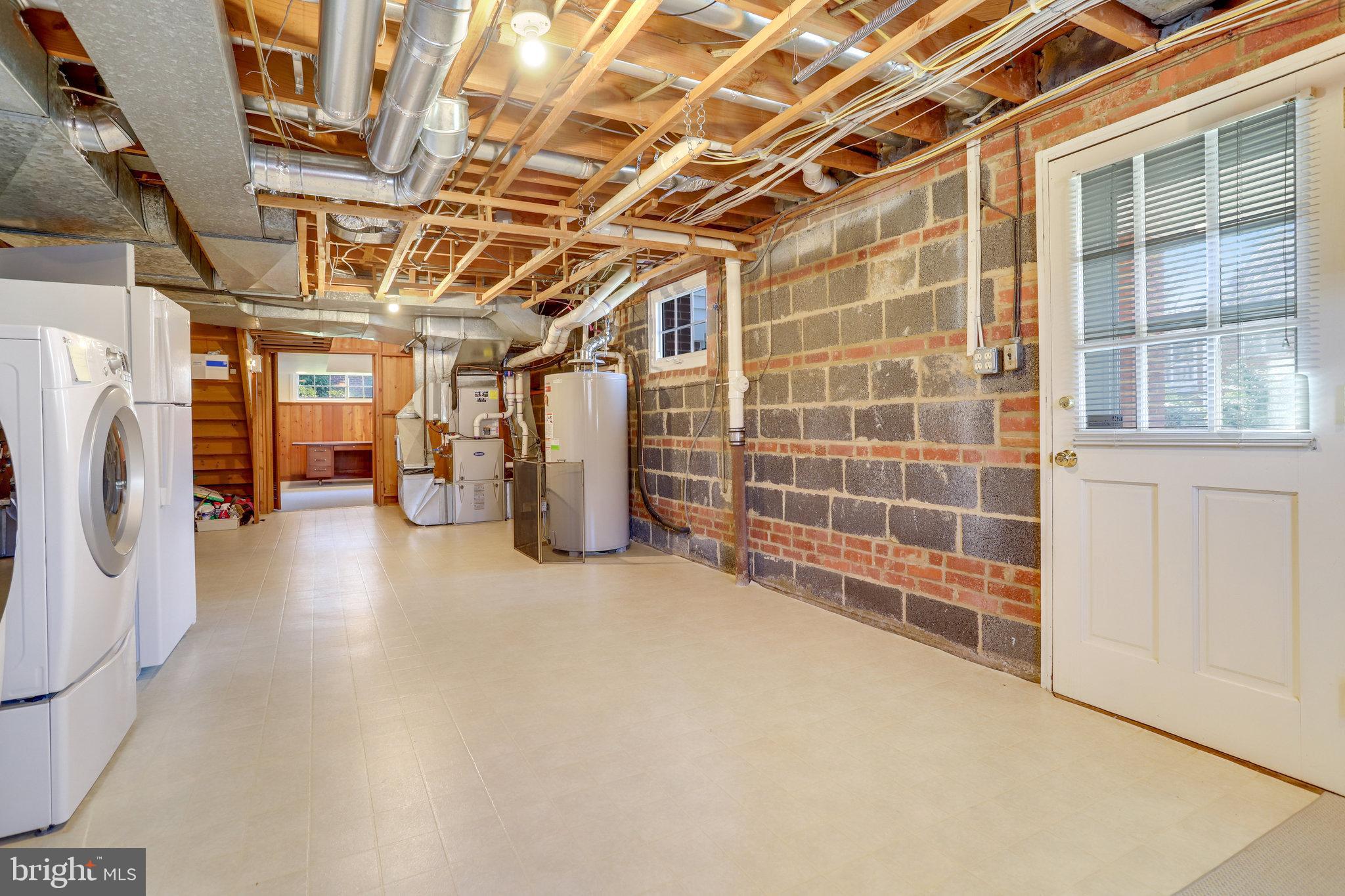 SHIRLEY WOODS - Residential