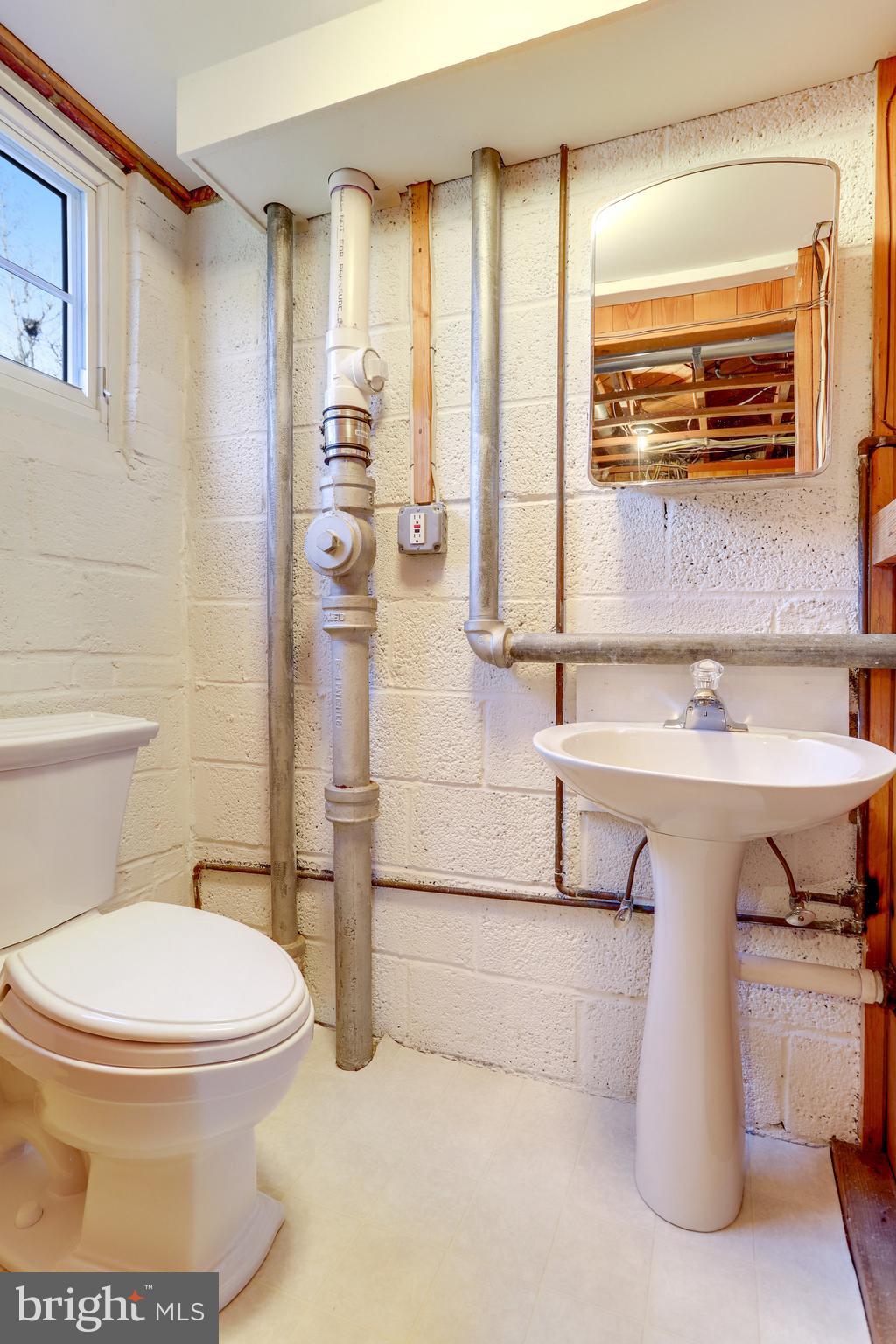 SHIRLEY WOODS - Residential