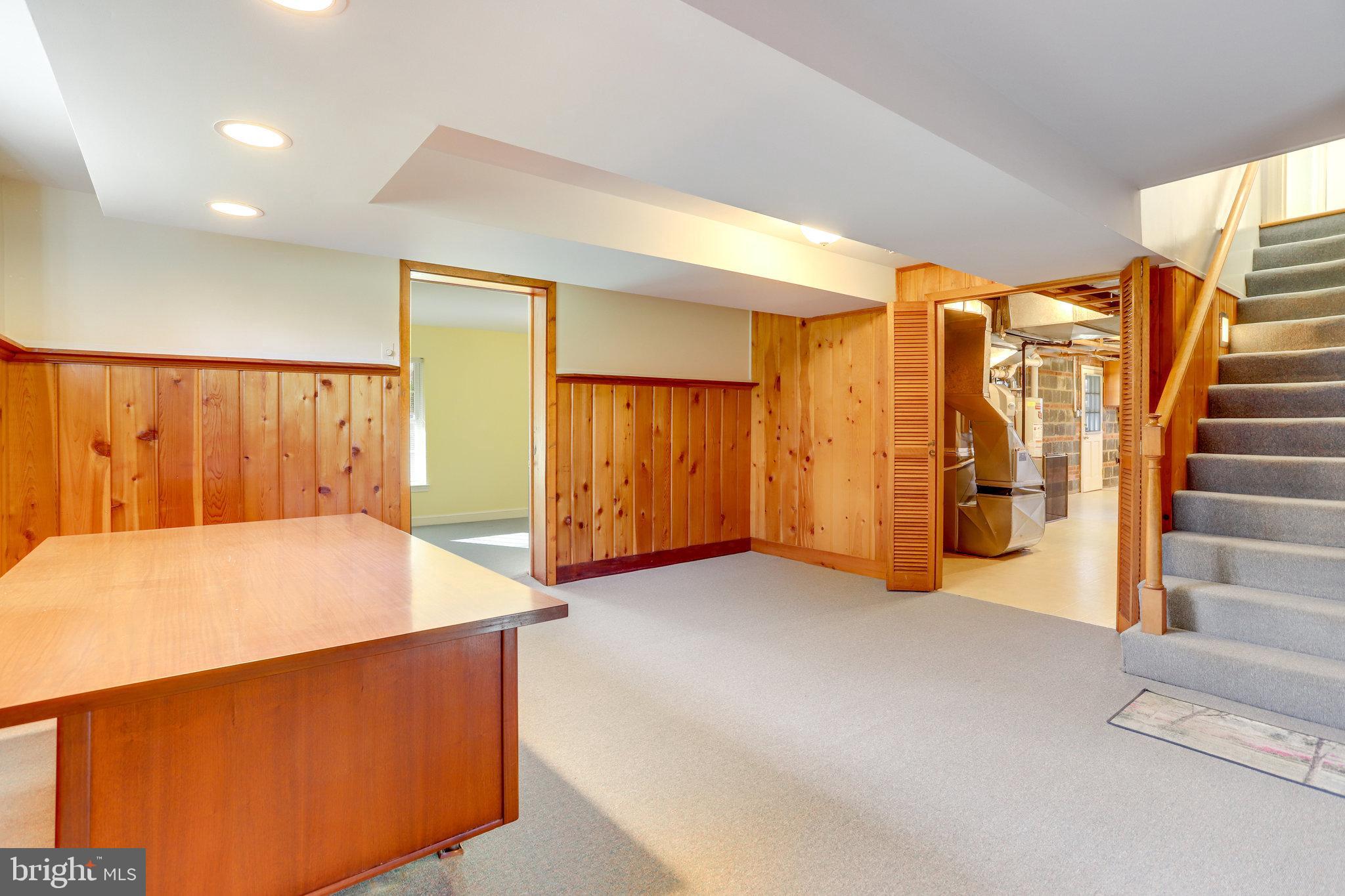 SHIRLEY WOODS - Residential