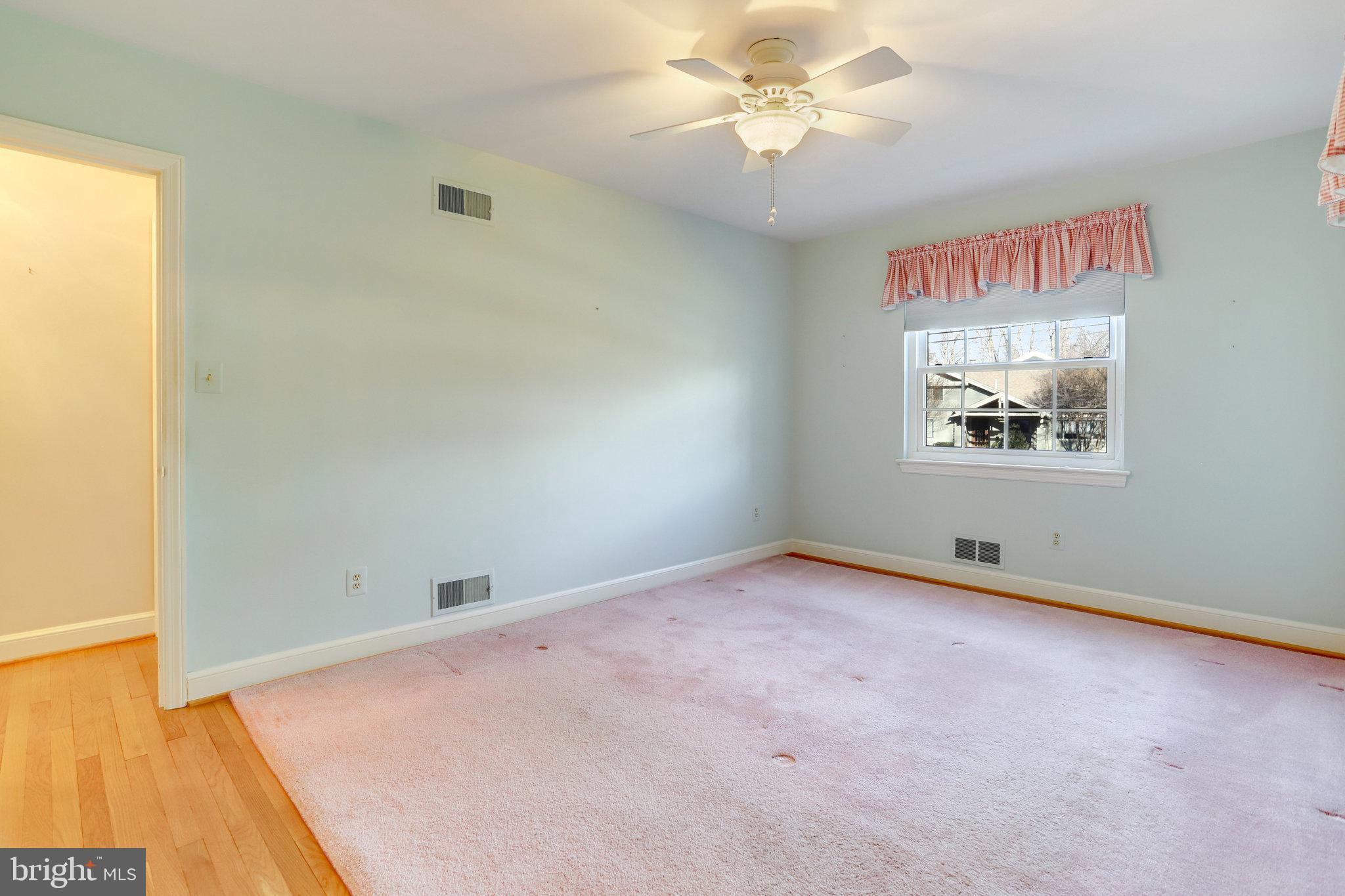 SHIRLEY WOODS - Residential