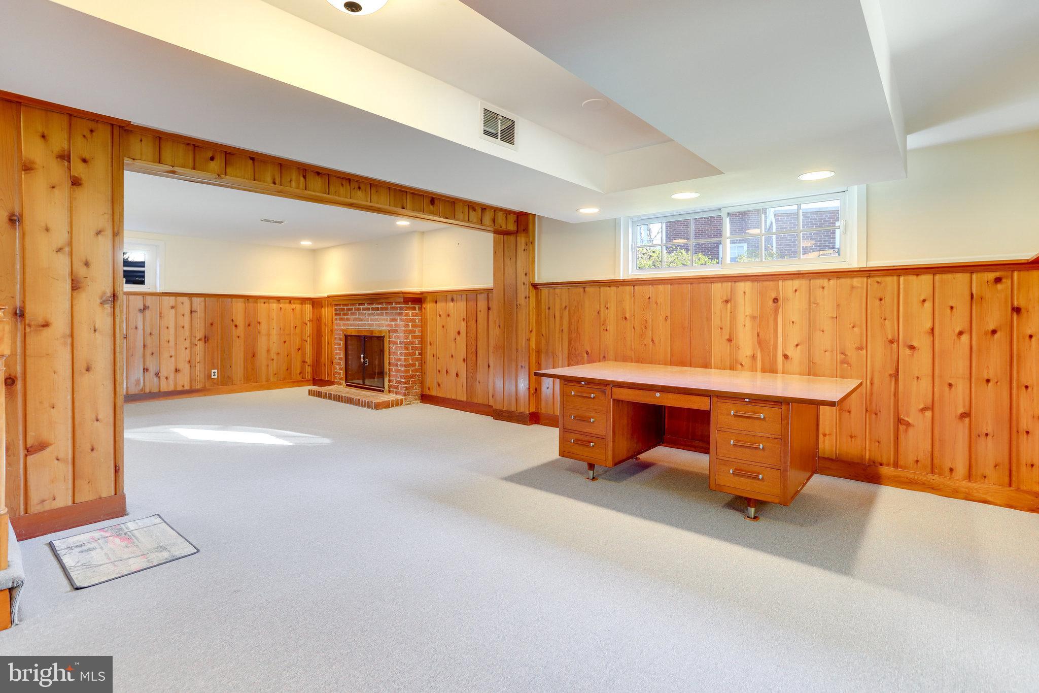 SHIRLEY WOODS - Residential