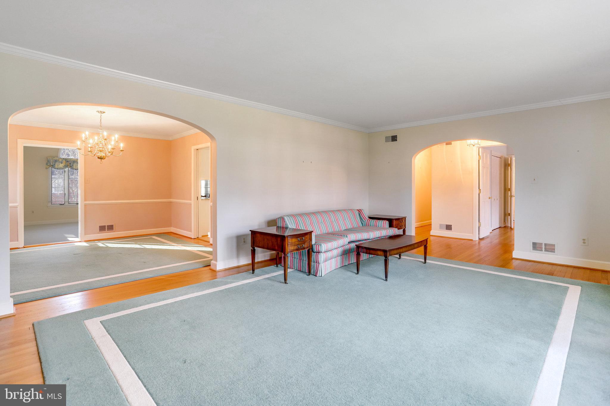 SHIRLEY WOODS - Residential