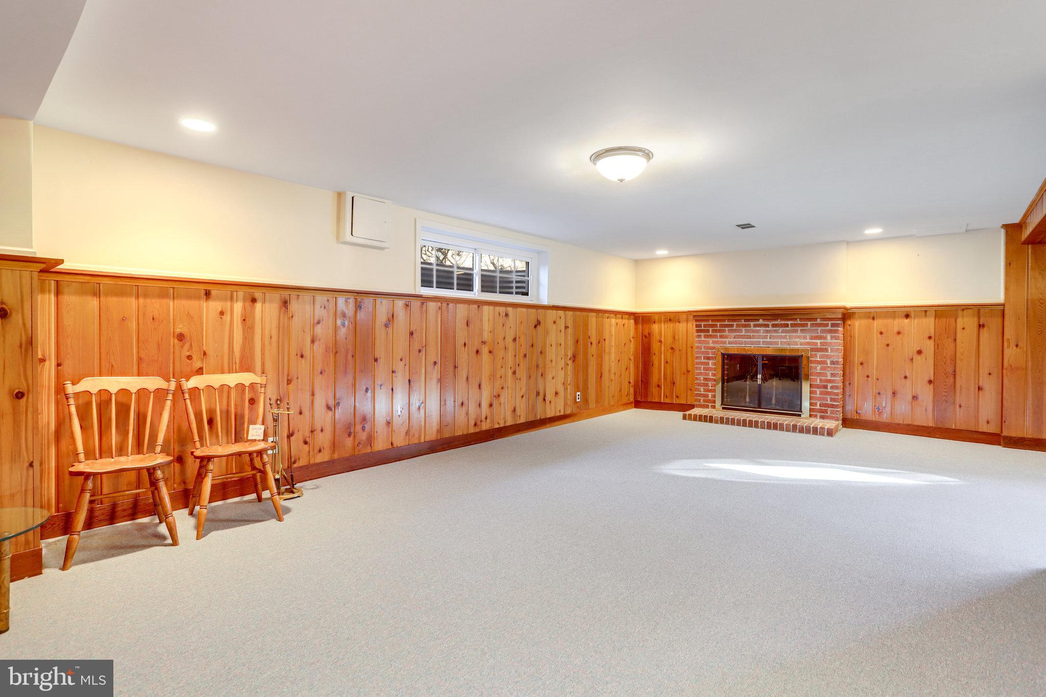 SHIRLEY WOODS - Residential