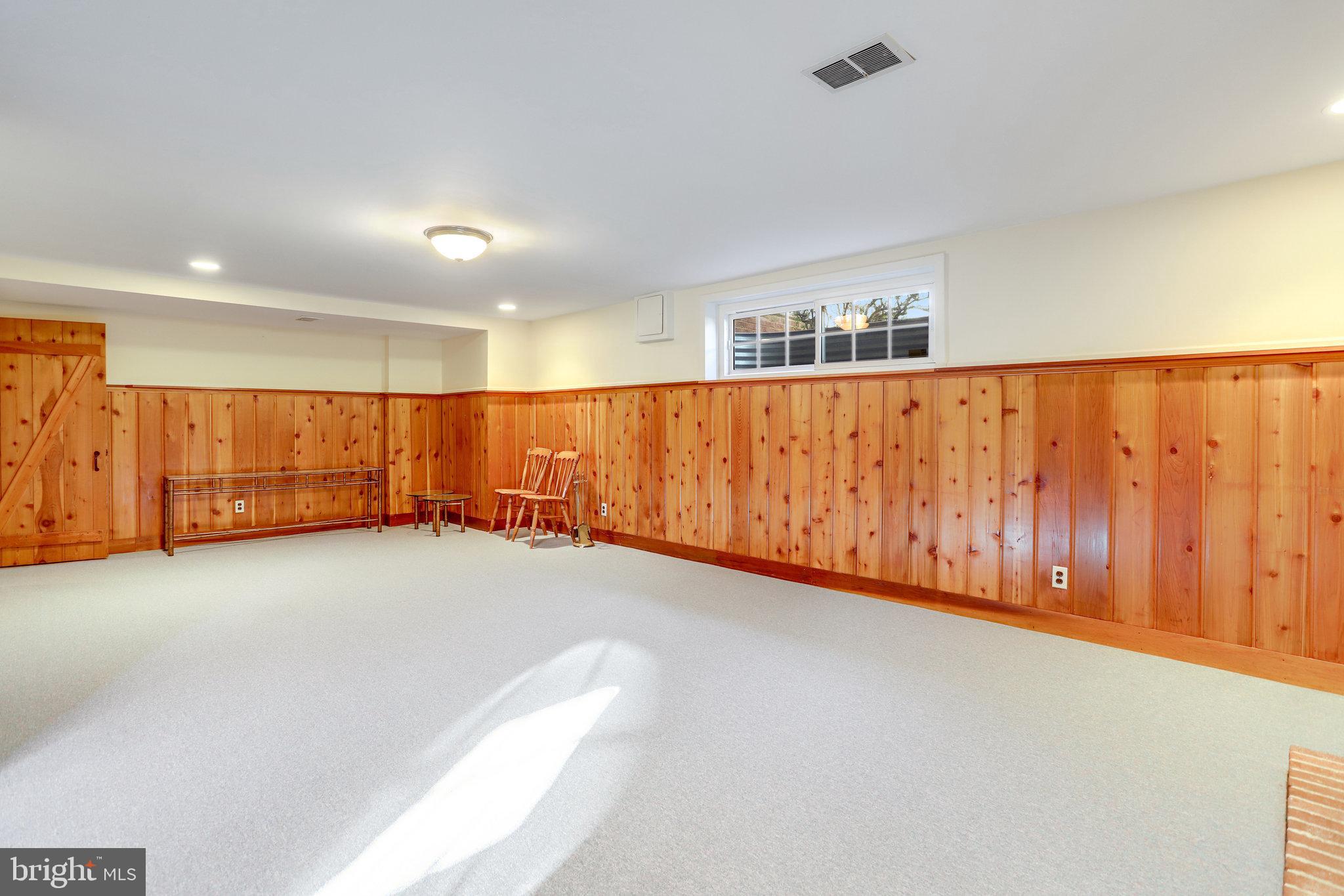 SHIRLEY WOODS - Residential