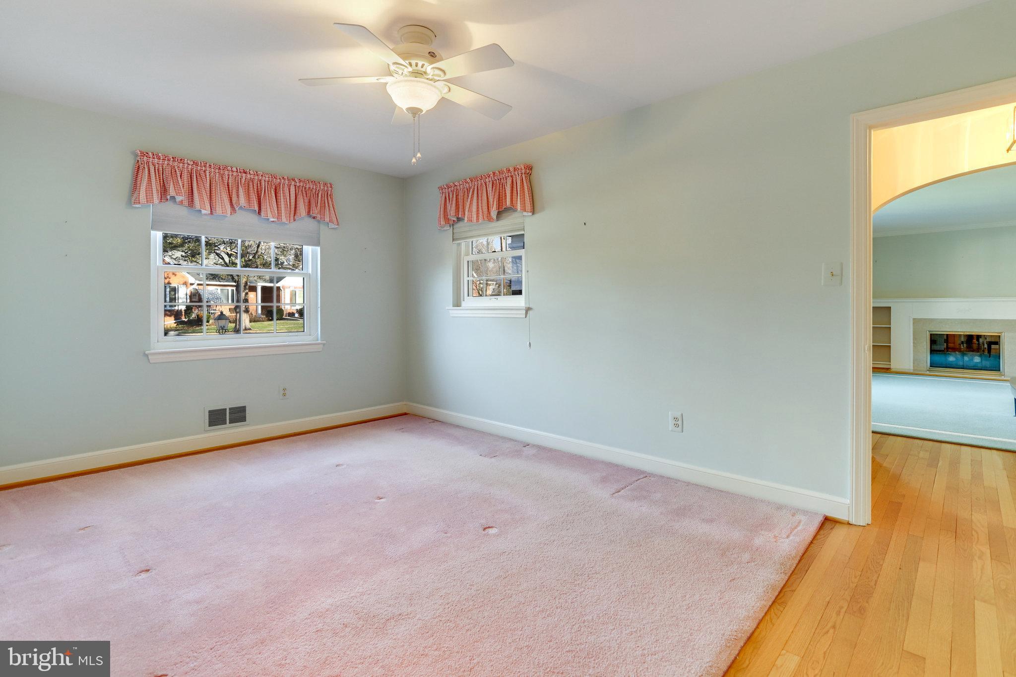 SHIRLEY WOODS - Residential