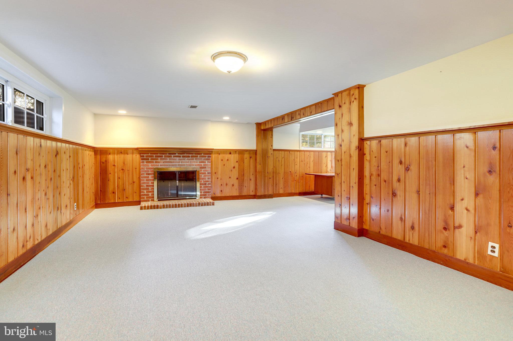 SHIRLEY WOODS - Residential