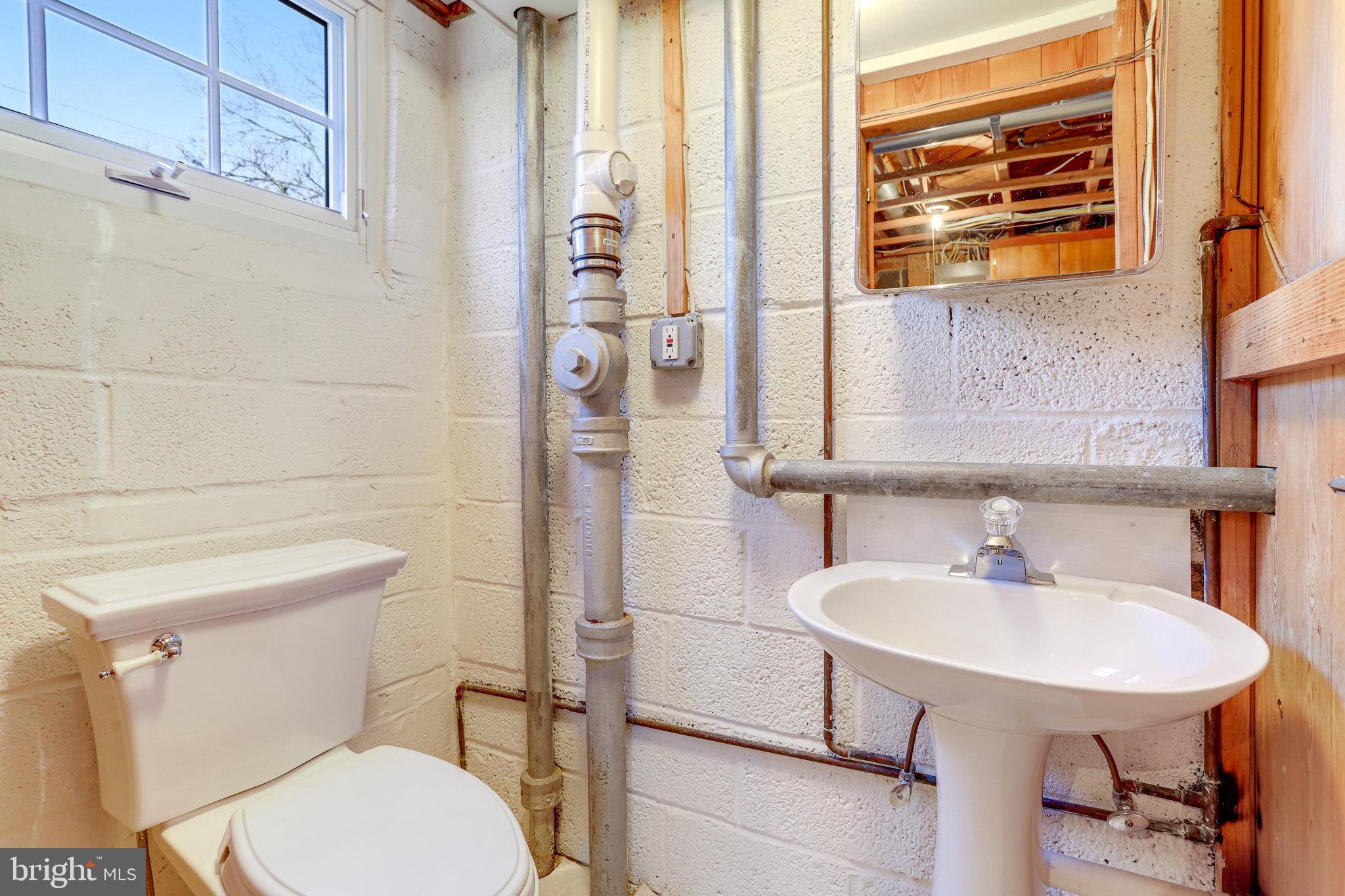 SHIRLEY WOODS - Residential