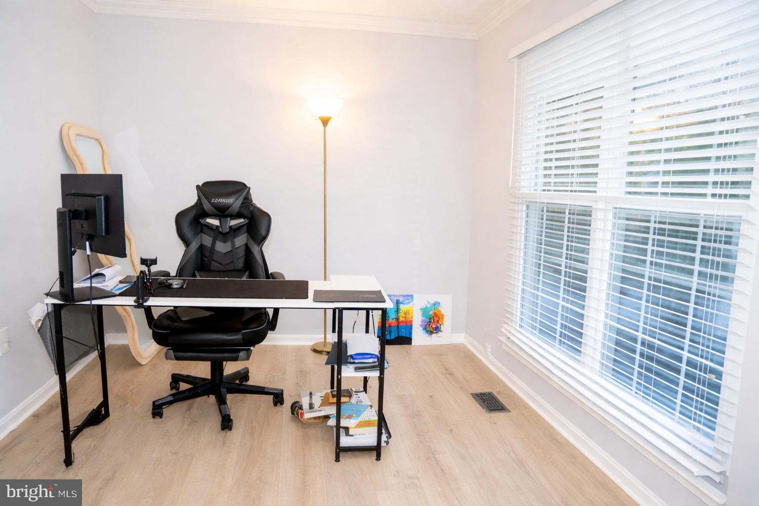 MELWOOD MANOR PLAT ONE> - Residential