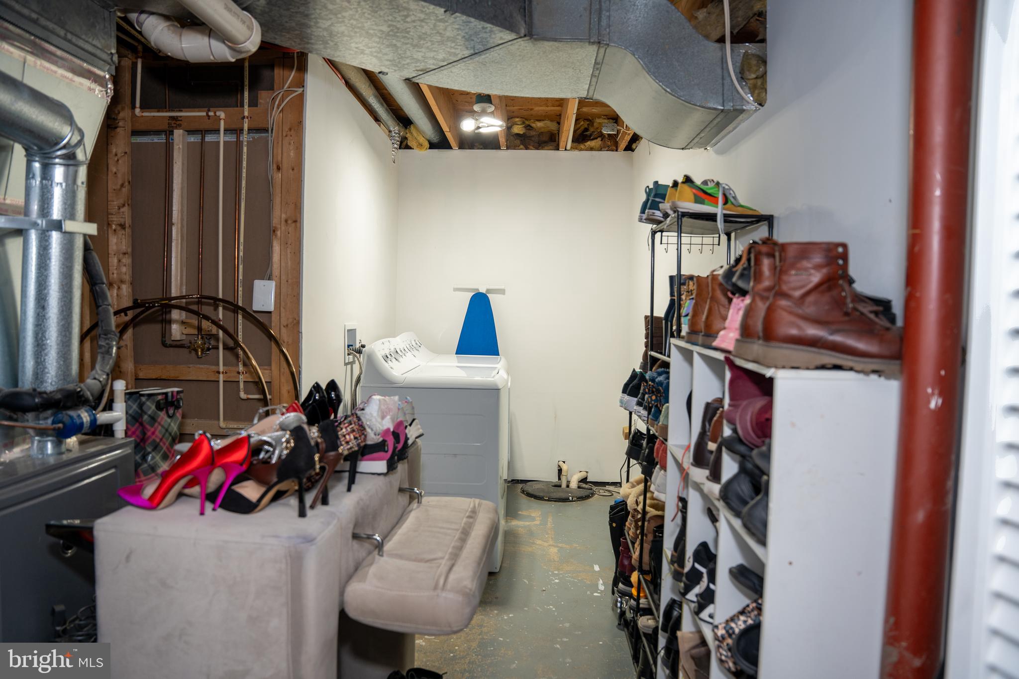 MELWOOD MANOR PLAT ONE> - Residential