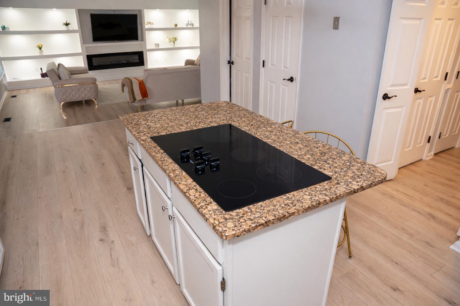 MELWOOD MANOR PLAT ONE> - Residential