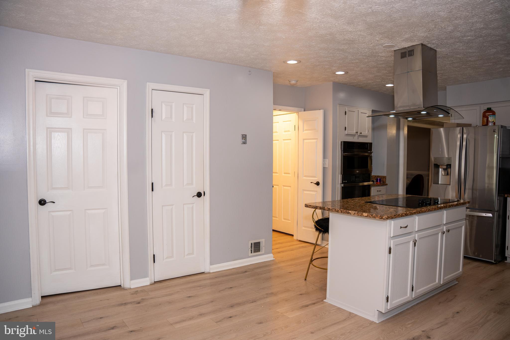 MELWOOD MANOR PLAT ONE> - Residential