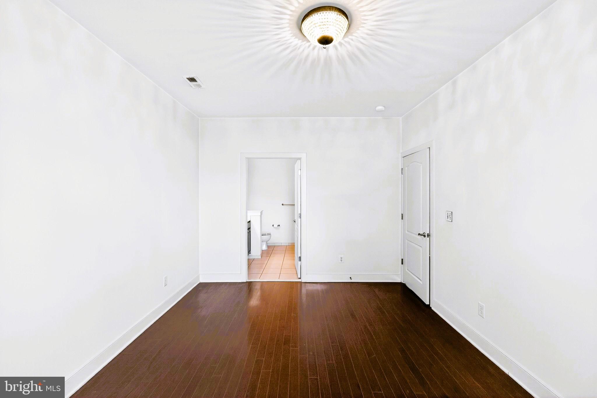 BUSTLETON - Residential