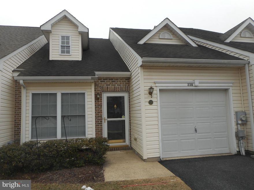 Senior living at it's best. Well maintaned townhouse in popular over 55 community of Crossings at Christiana.   Living room has soaring cathedral ceiling with skylights for natural light.  Open floor plan. First floor primary bedroom with ensuite, walk-in closet, and sliders to semi-private patio for your morning coffee or alfresco dining.  Kitchen includes all appliance now on site, pantry,  and has a nice island for additional counterspace and casual dining.  Laundry with washer & dryer just off kitchen. Both bedrooms have ensuite baths.  The upstairs bedroom is a loft overlooking the living room and has a large walk-in closet and walk in access to a semi-finished attic. One car garage and off-street parking in private driveway.  The community offers bucolic walking trails, a clubhouse with workout room and party room, nicely maintained common areas, and extra guest parking.  Conveniently located close to shopping, public library and Route 1.  The HOA monthly fee covers turf maintenance, shrubbery pruning, mulching, snow removal, trash/recycling, and the clubhouse.  

THIS PROPERTY IS BEING SOLD BY AN ESTATE.  ALTHOUGH THE ADMINISTRATORS OF THE ESTATE HAVE NO EVIDENCE THAT THERE ARE DEFICIENCIES WITH THE HOME, THEY HAVE NOT LIVED IN THIS HOME AND DO NOT HAVE ACUTUAL KNOWLEDGE OF THE CONDITION OF THE HOUSE OR APPLIANCES.  HOUSE IS BEING SOLD IN AS-IS, WHERE-IS CONDITON.  BUYER MAY HAVE A HOME INSPECTION FOR BUYER'S SATISFACTION ONLY.   ADMIISTRATOR IS A DELAWARE LICENSED REAL ESTATE BROKER AND IS RELATED TO THE FORMER OWNER.