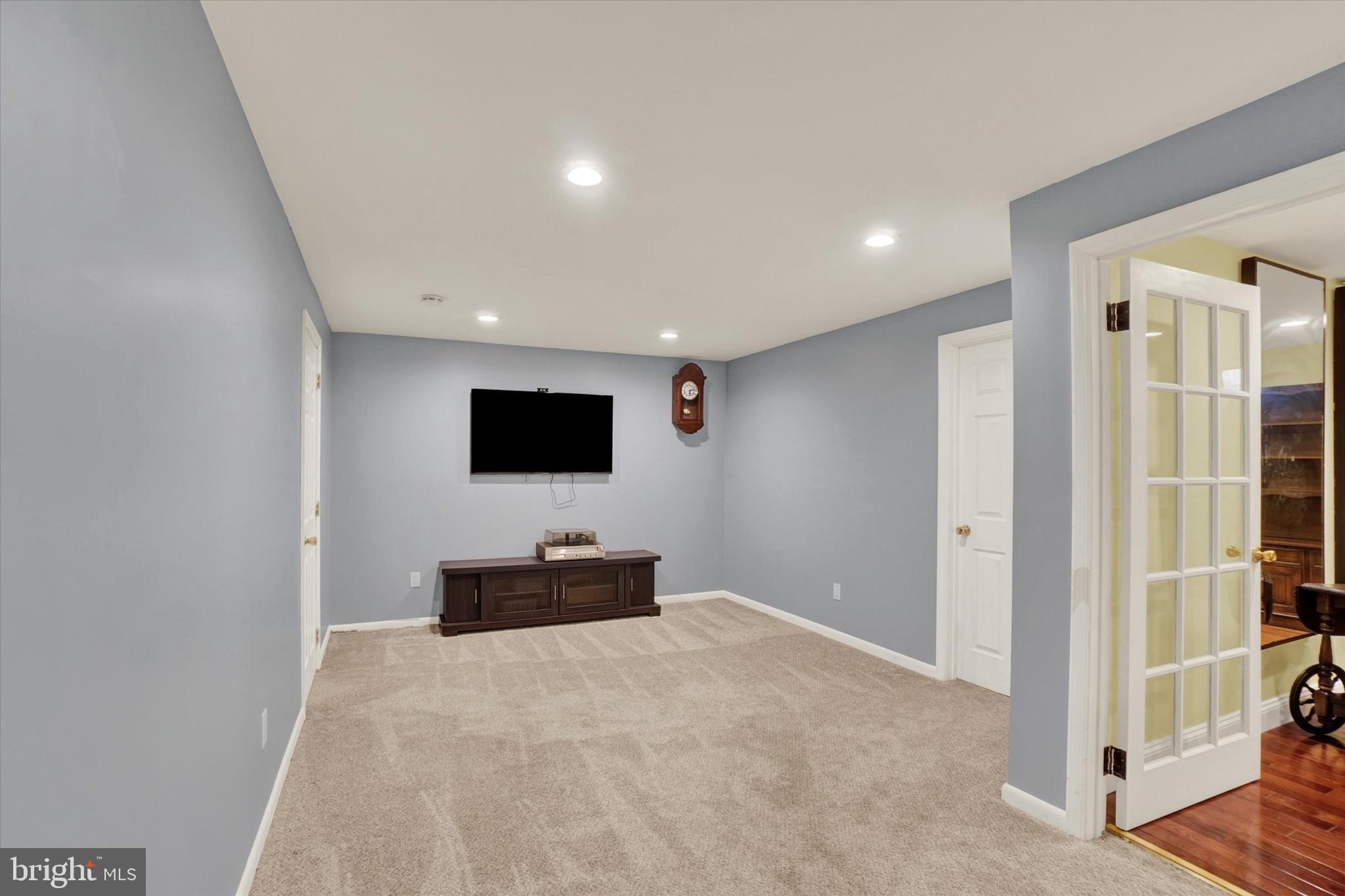 VILLAS AT HIGH POINTE - Residential