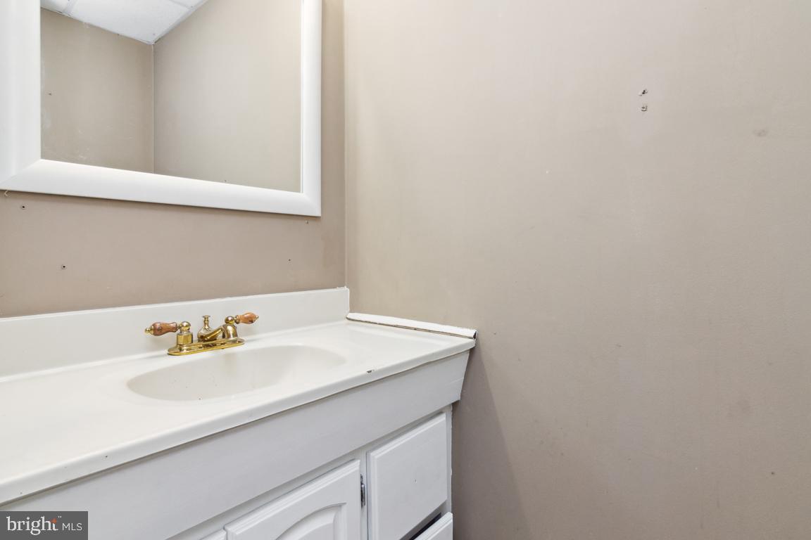 OLD FIELDS - Residential