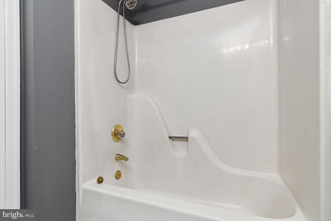 OLD FIELDS - Residential