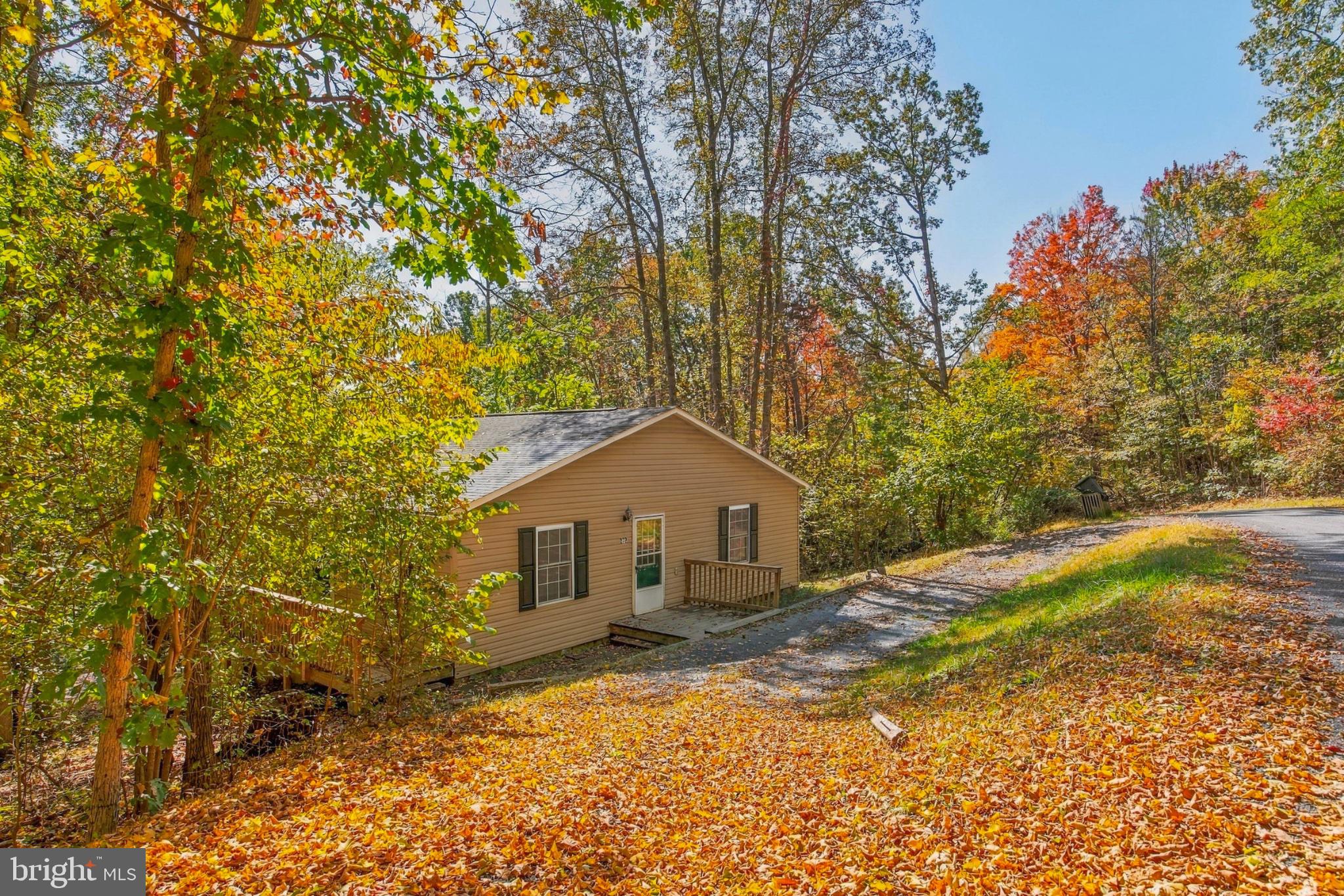 272 WILLOW LANE