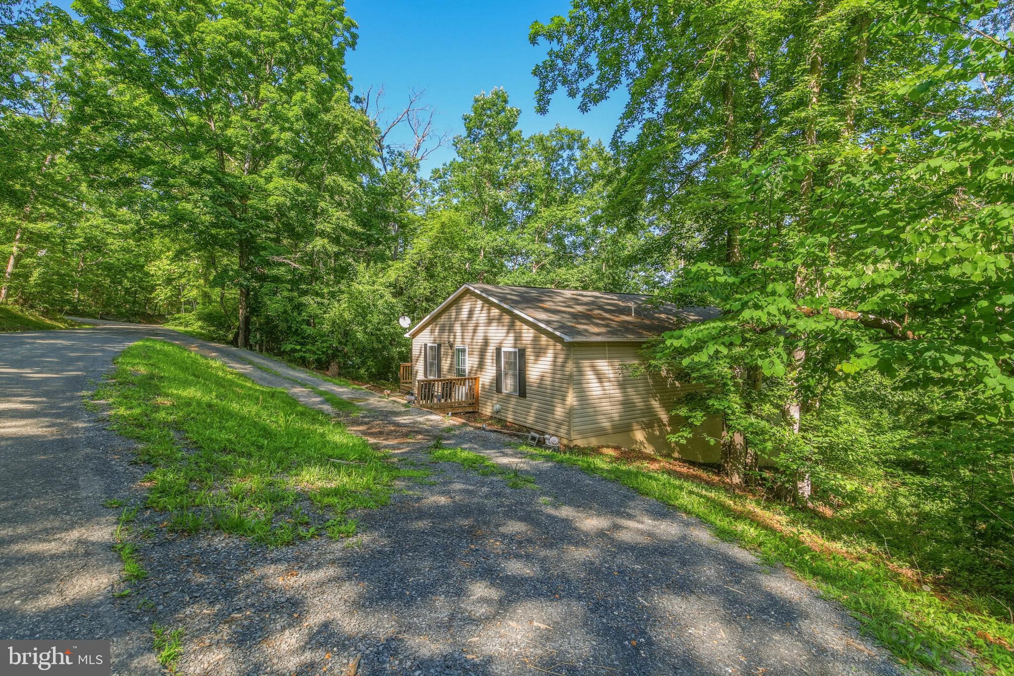 272 WILLOW LANE