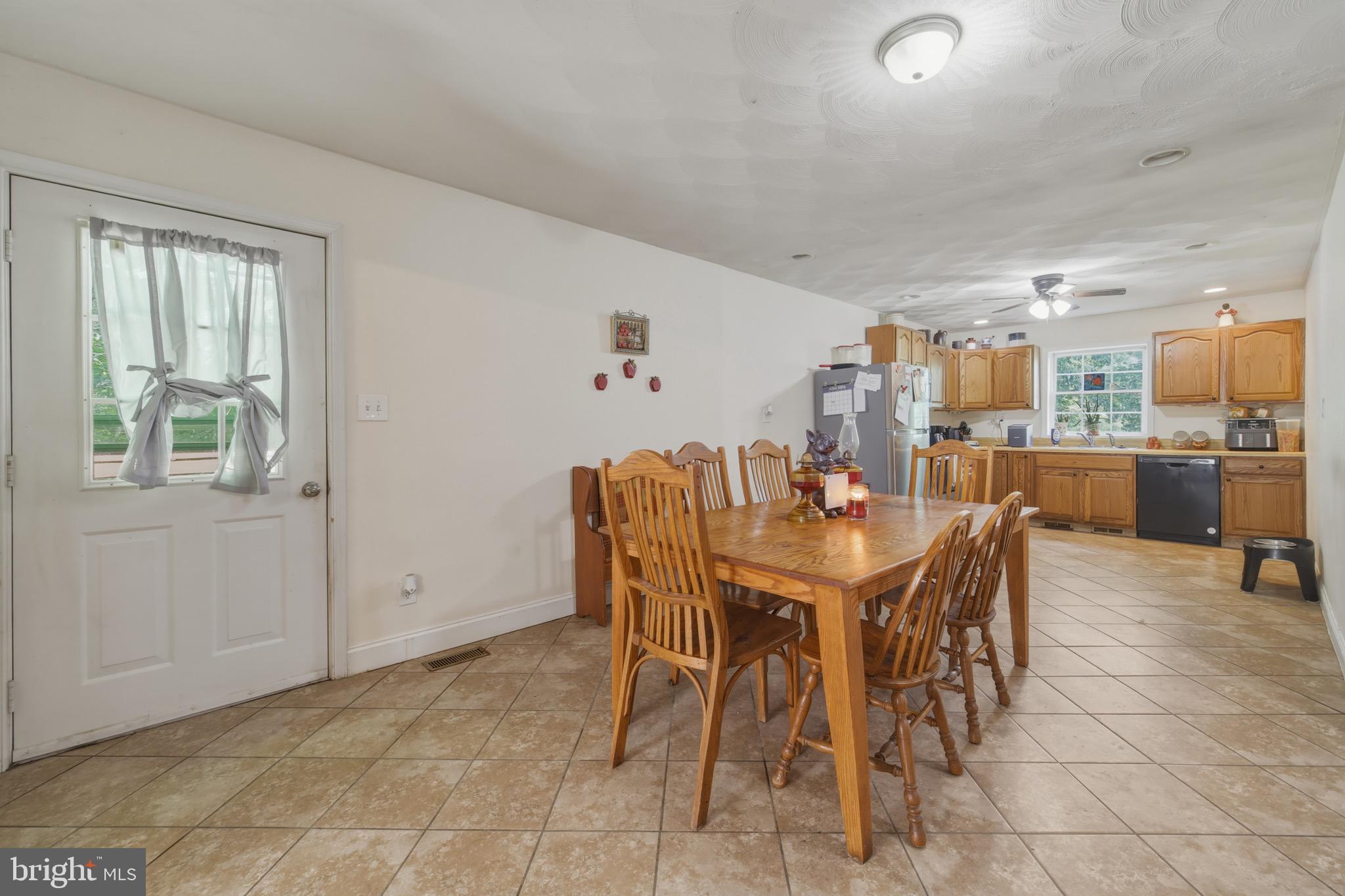 272 WILLOW LANE